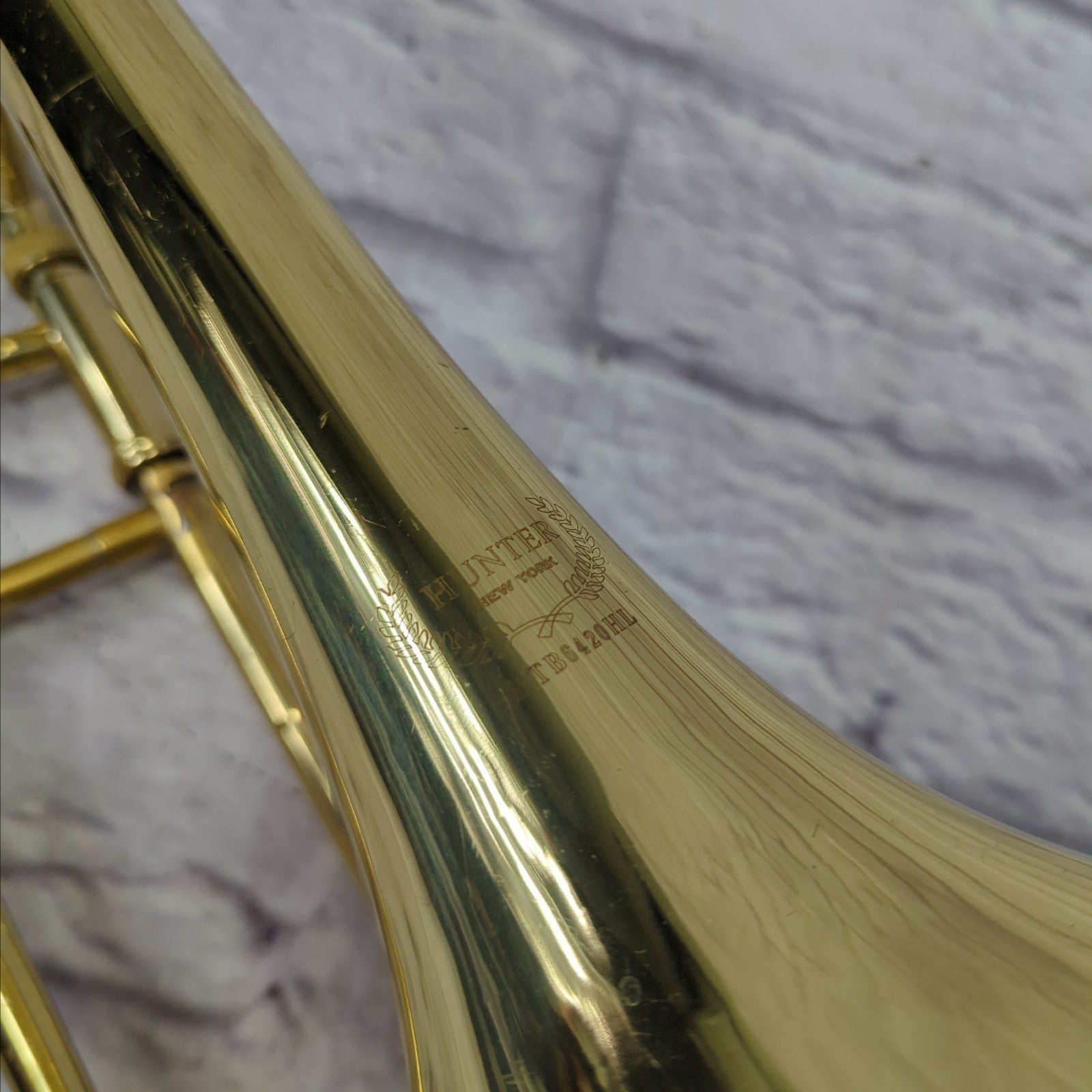 Hunter 6420L Bb Student Slide Trombone - Includes mouthpiece and hard case - Ready to play!