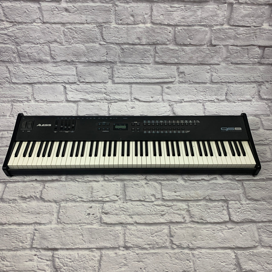 Alesis QS8 64-Voice Master Controller/Synthesizer