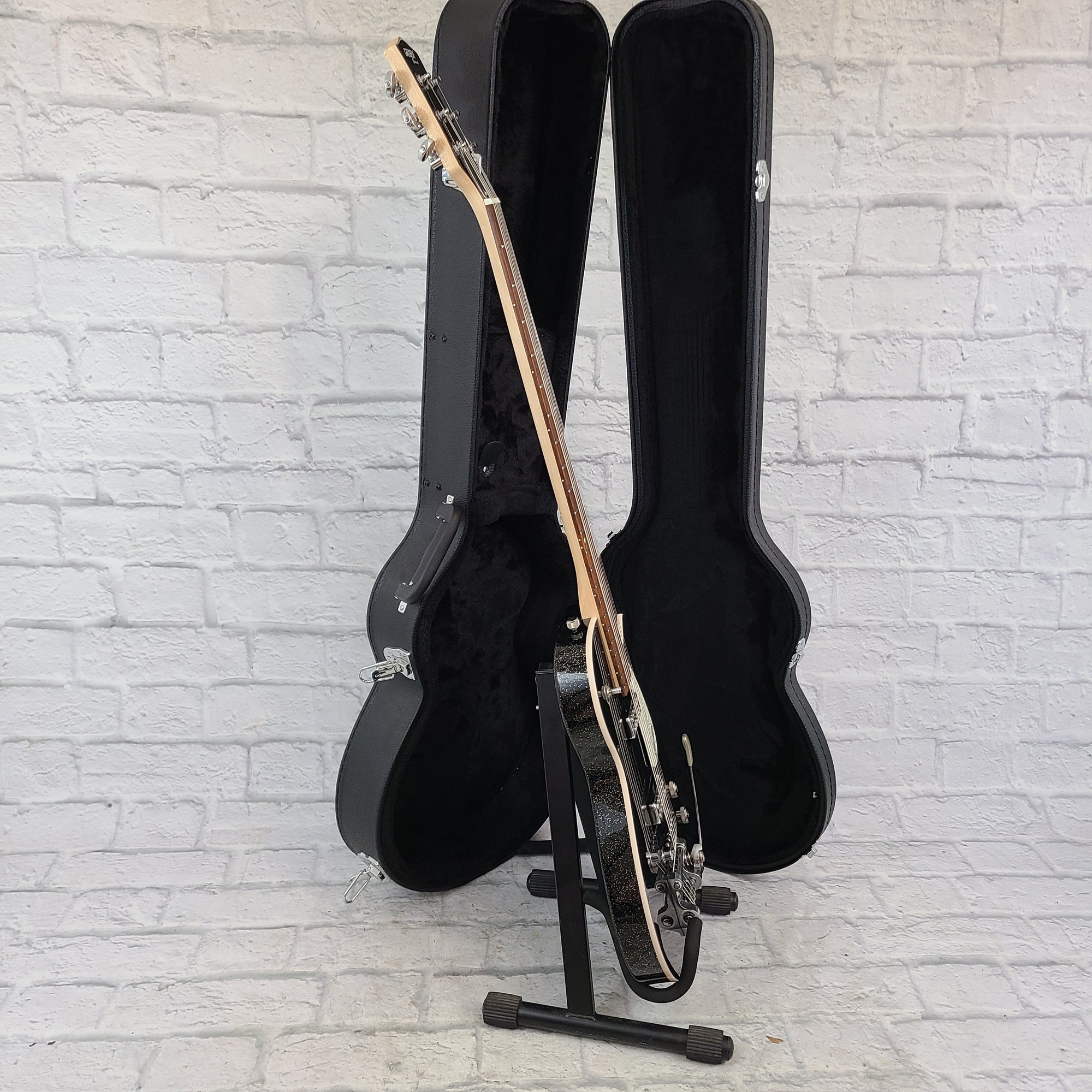 Gretsch G5260 Electromatic Baritone Electric Guitar w/ Bigsby, Hardshell Case - Black Sparkle