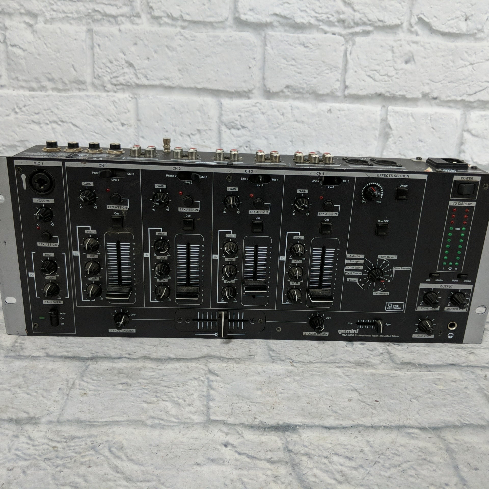 Gemini MM-4000 Professional Rack-Mounted Mixer