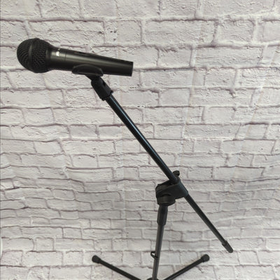 Peavey PV11 Dynamic Microphone, XLR Cable, Boom Microphone Stand Set