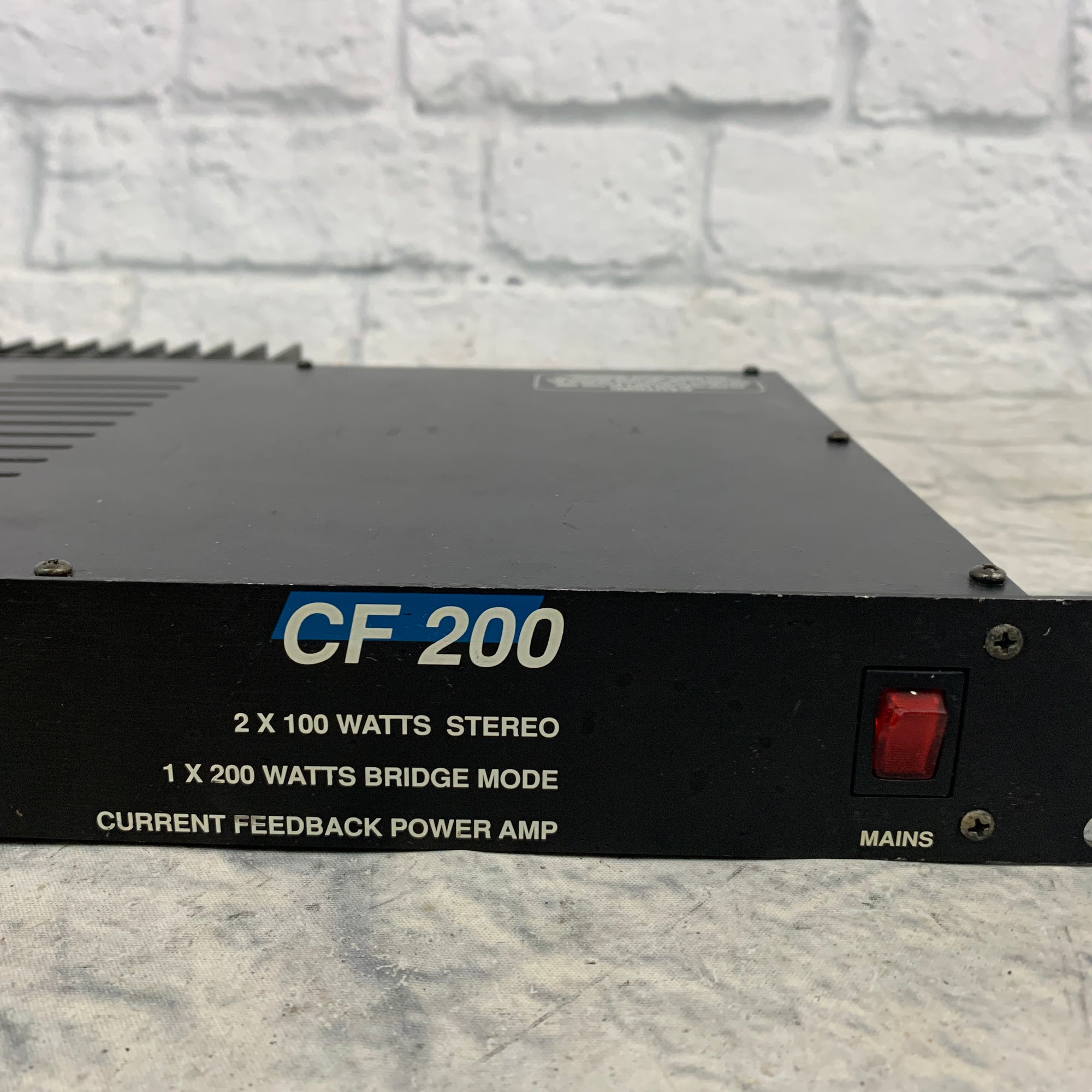 Hughes & Kettner CF 200 Stereo Rackmount Power Amp