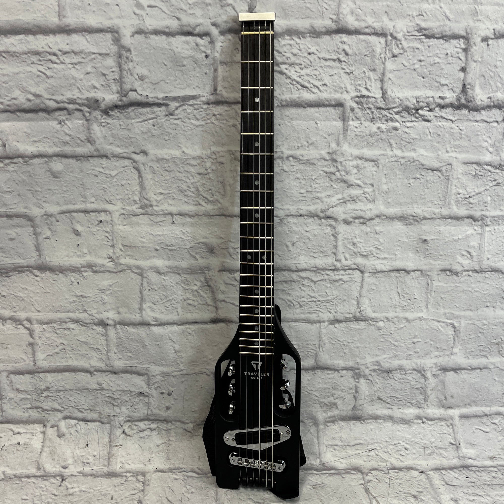 Traveler Ultra-Light Black Matte LEFTY Travel Guitar