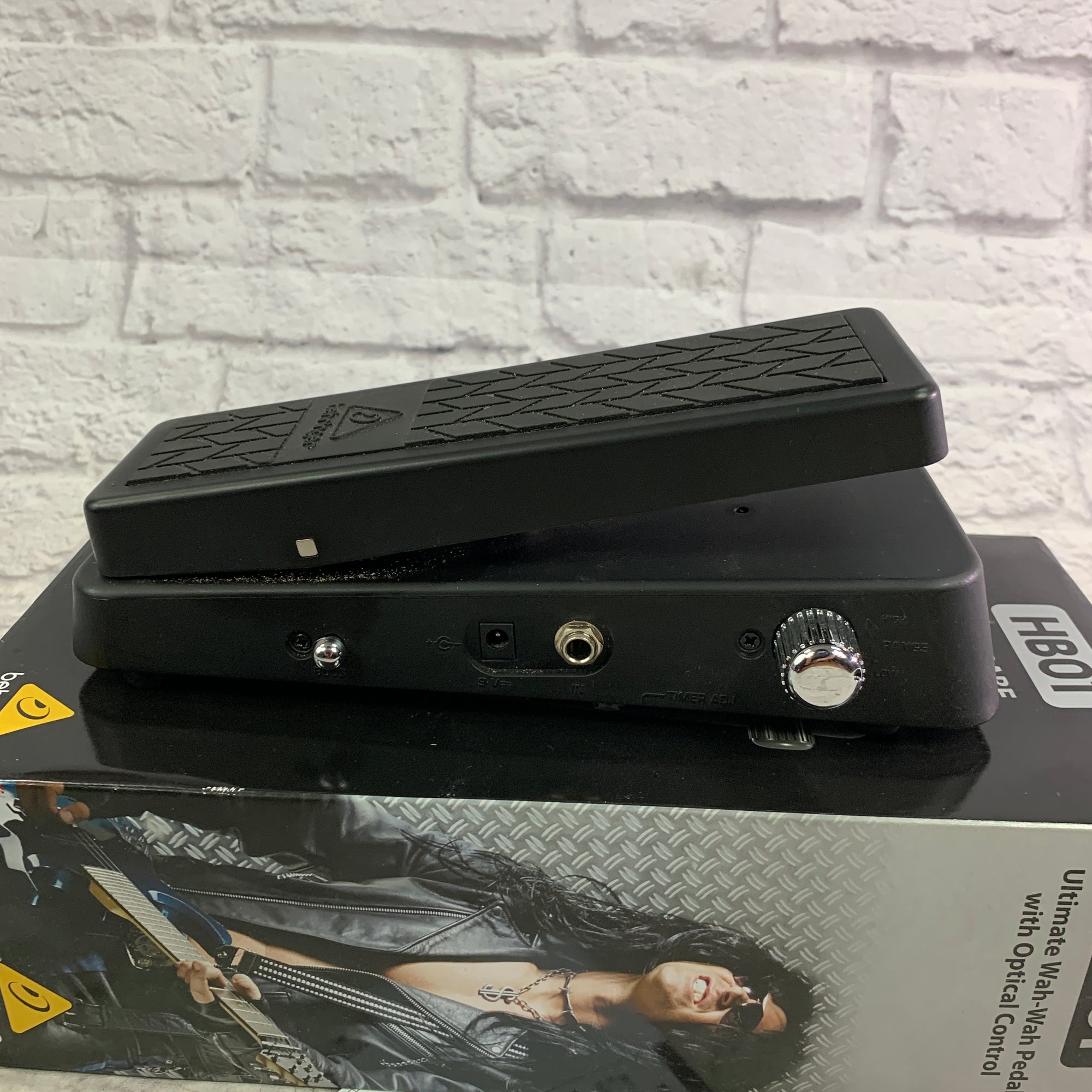 behringer wah pedal review Behringer HB01 Hellbabe Ultimate Wah Wah Pedal