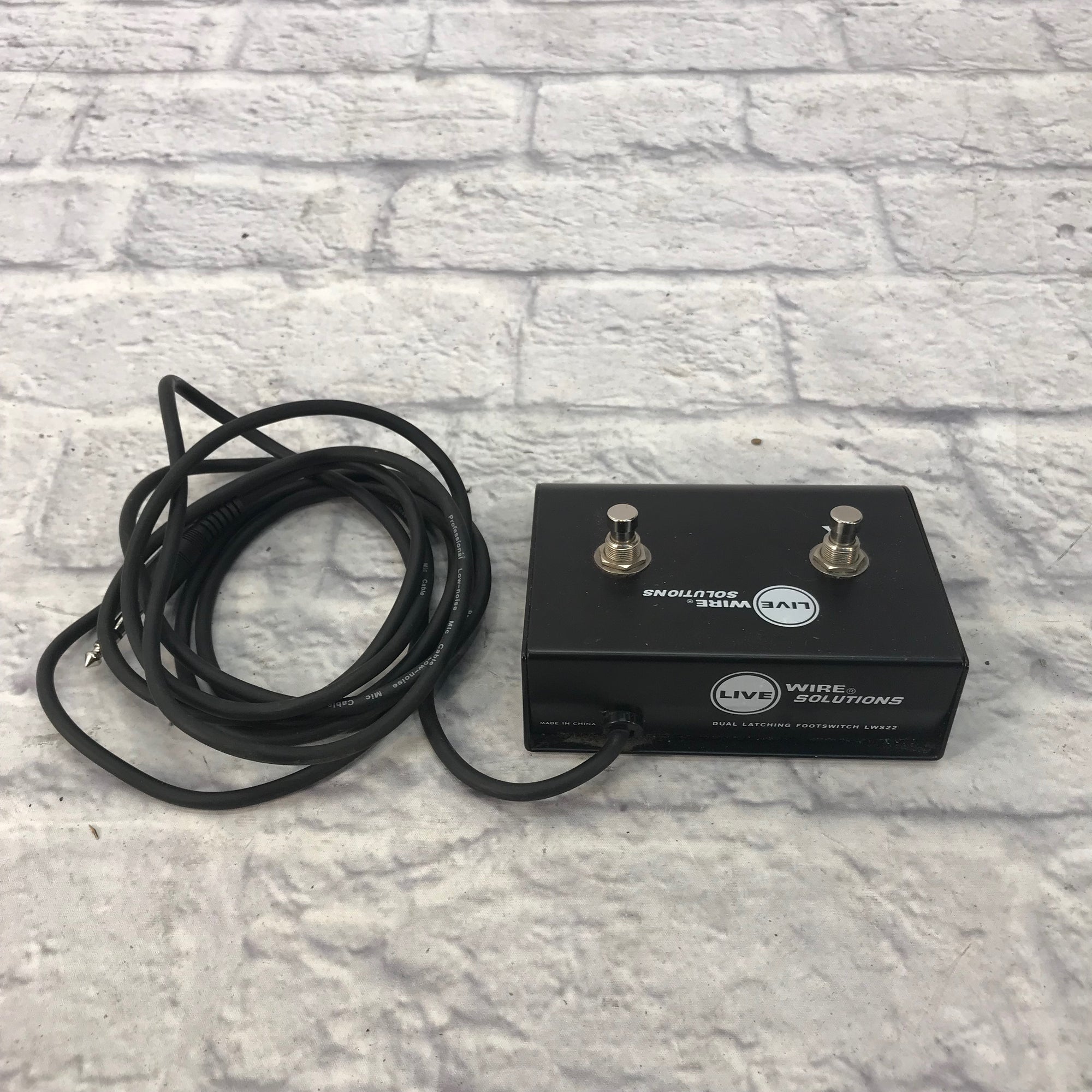 LiveWire 2 Button Dual Latching Footswitch LWS22