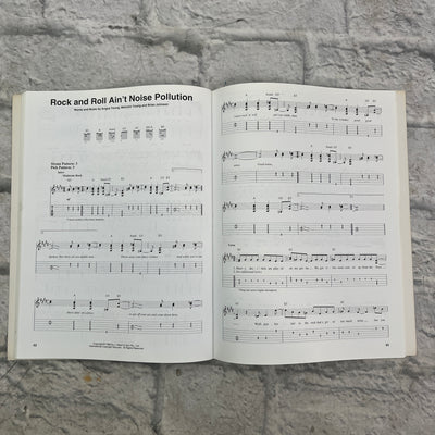 Hal Leonard AC/DC Easy Guitar Riffs and Solos Guitar Book 15 Songs