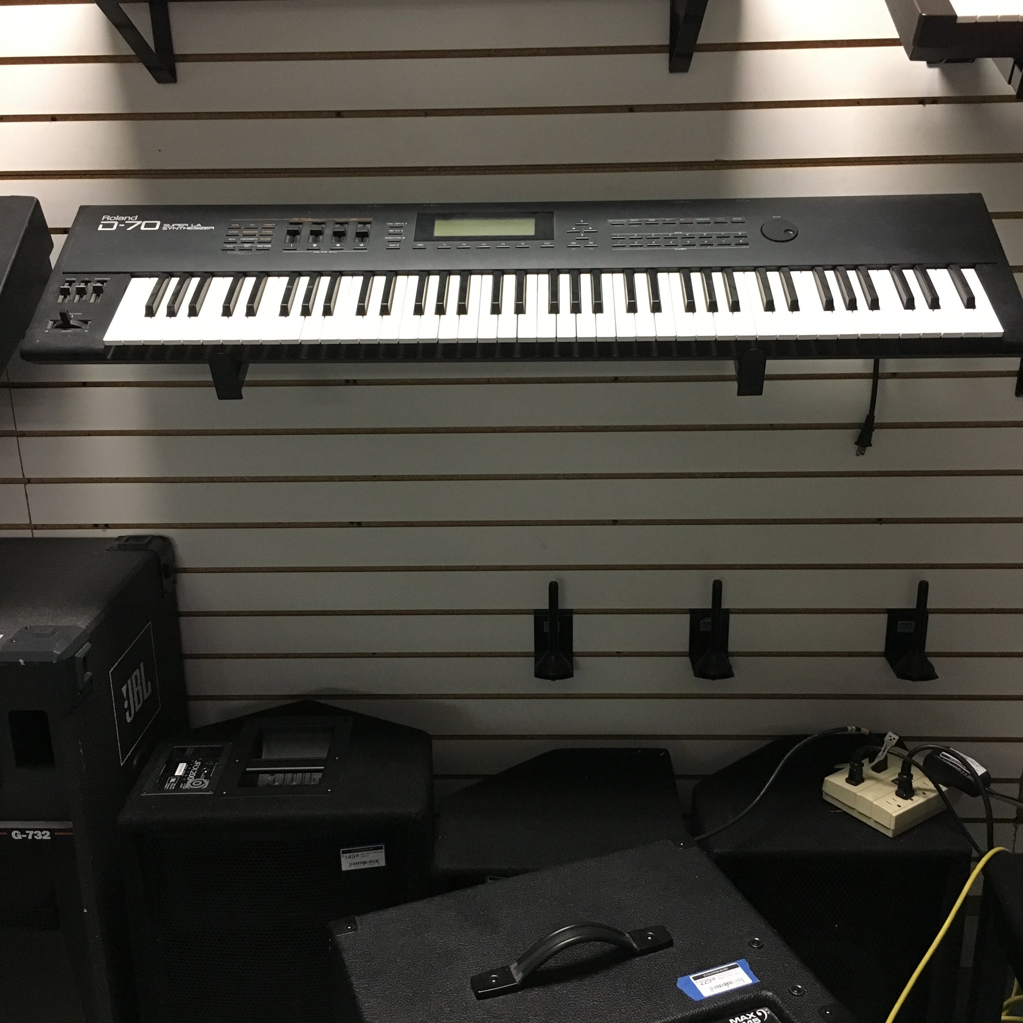 Roland D-70 76 note Super LA Synth (No sounds loaded)