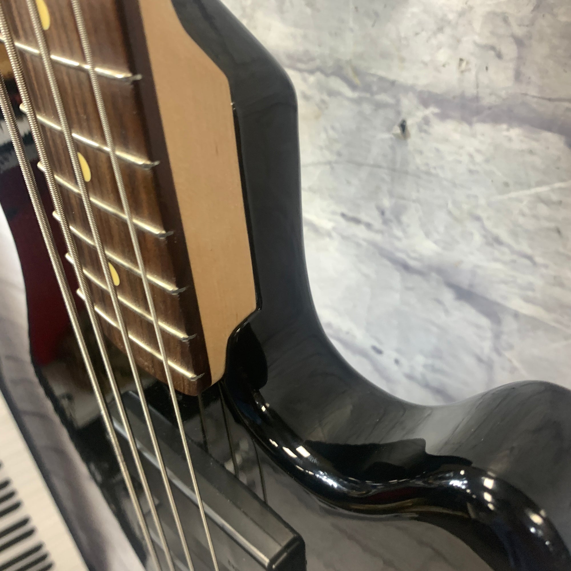 Lakland Skyline 44 OS Trans Black