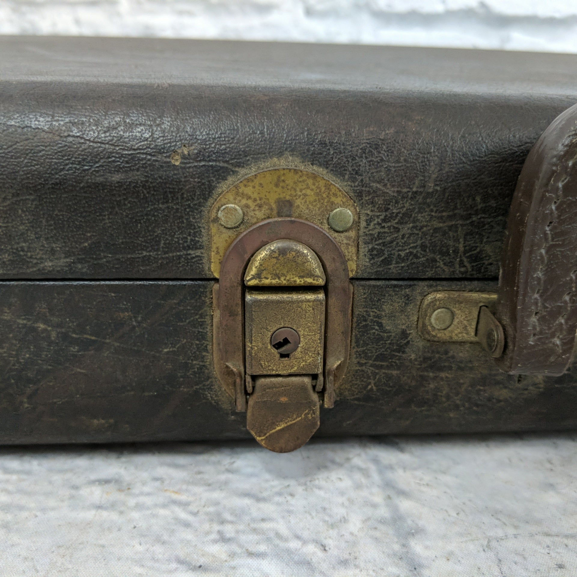 Vintage 1980s Guild Electric Guitar Hard Shell Case