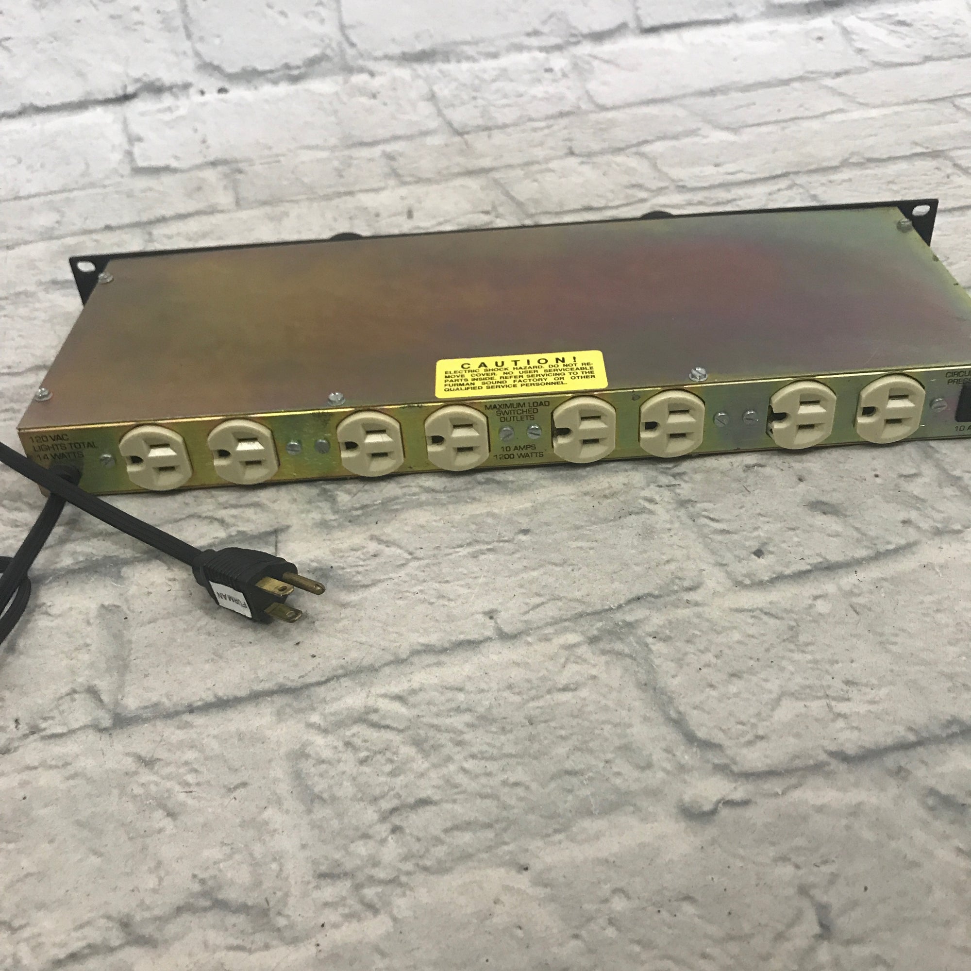Furman PL-8 Power Conditioner 10 Amp 8 Outlet