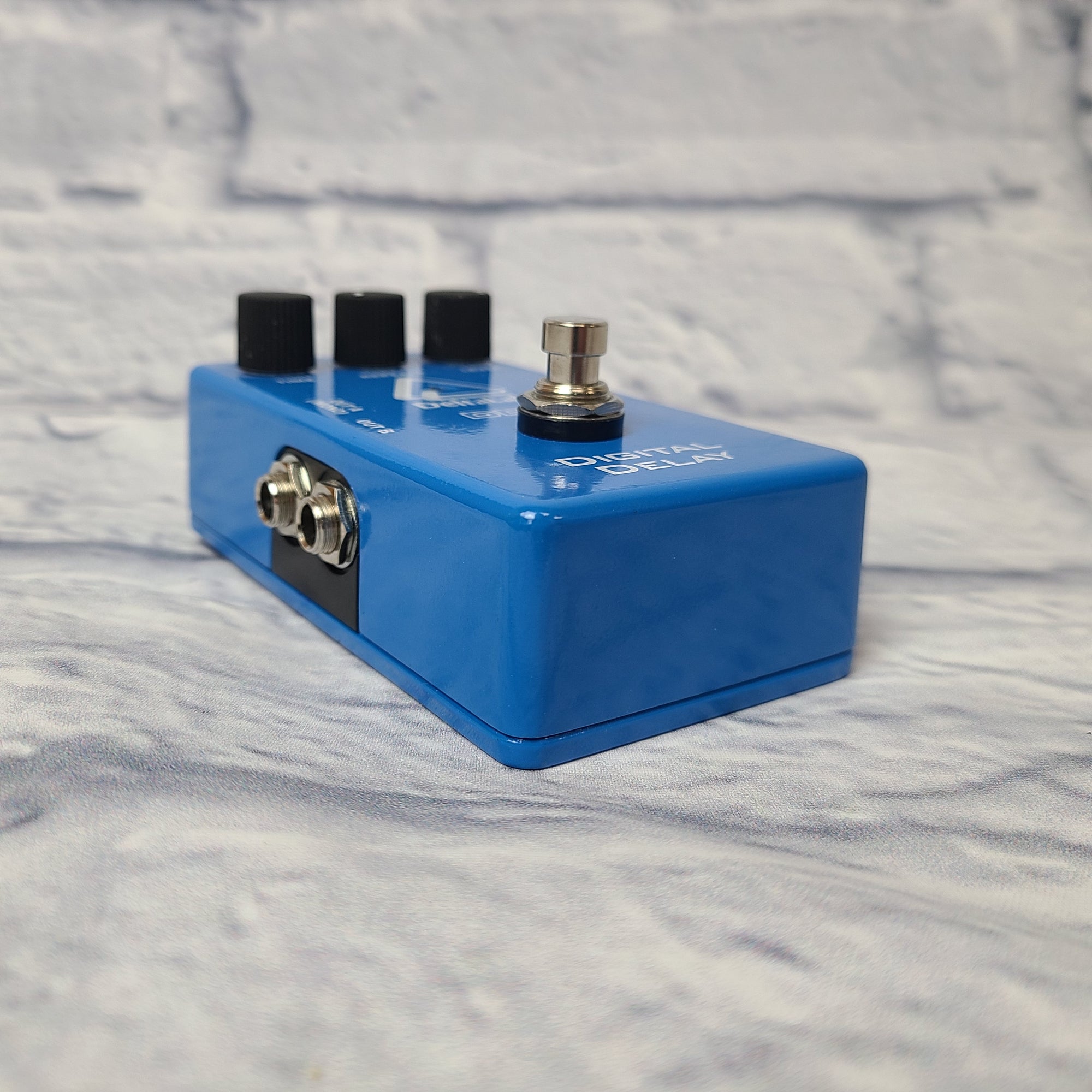 Deltalab DD1 Digital Delay Pedal for Electric Guitar