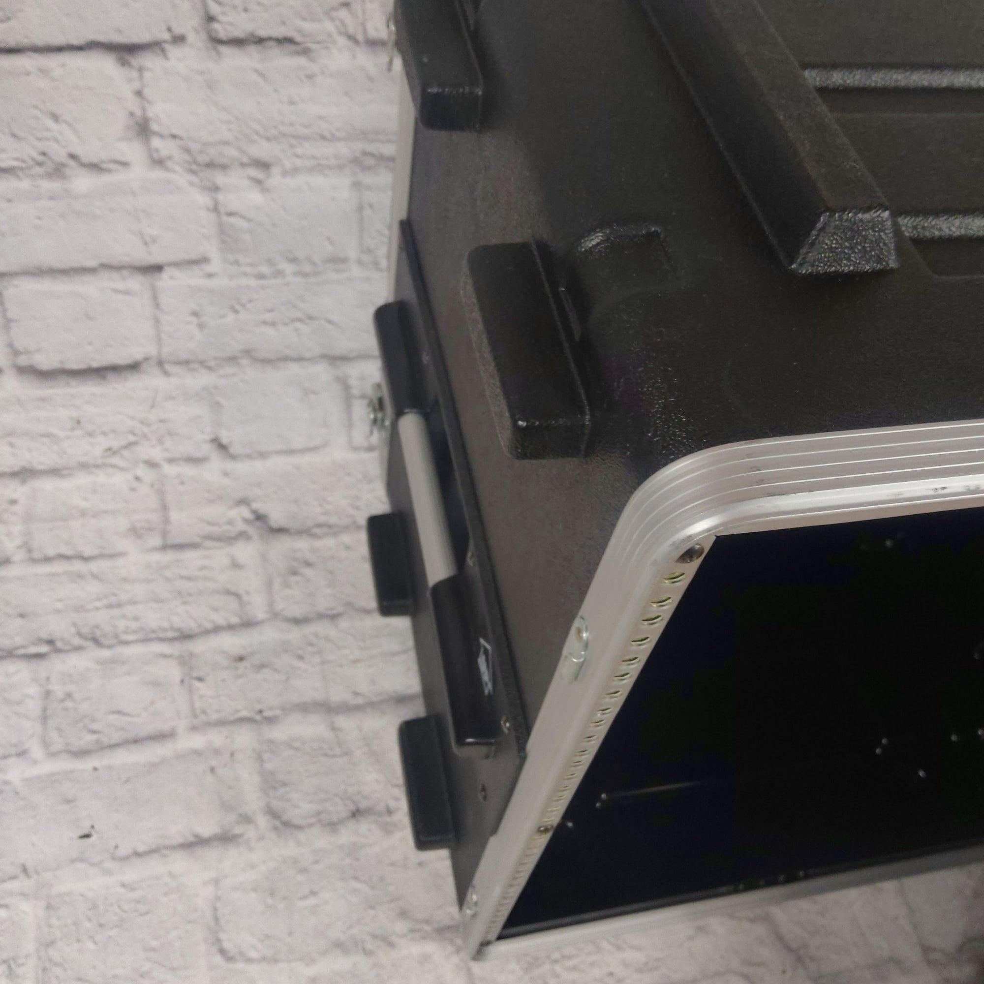 South Co. 12 Space Rack Case Rack Case