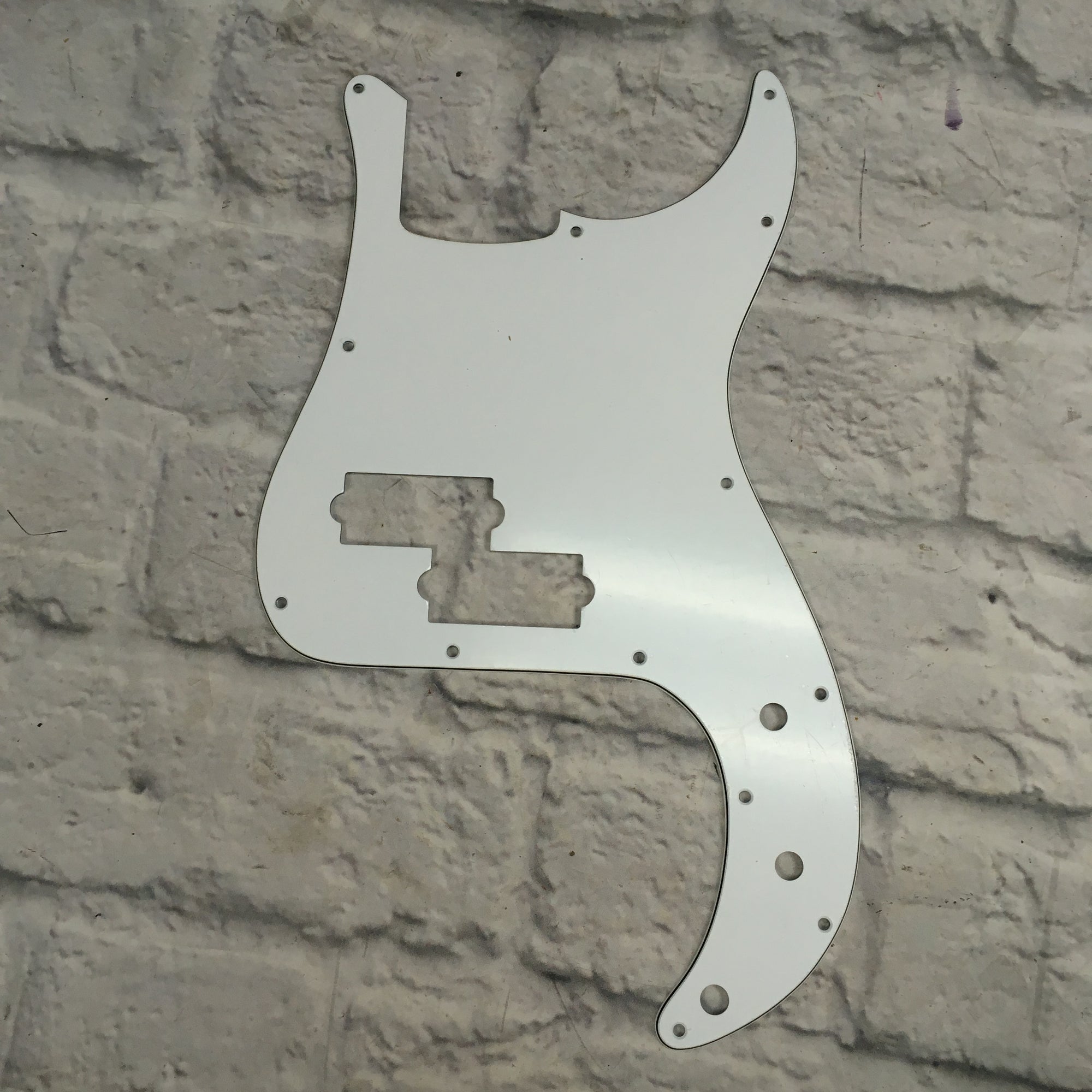 P Bass Style Pickguard White