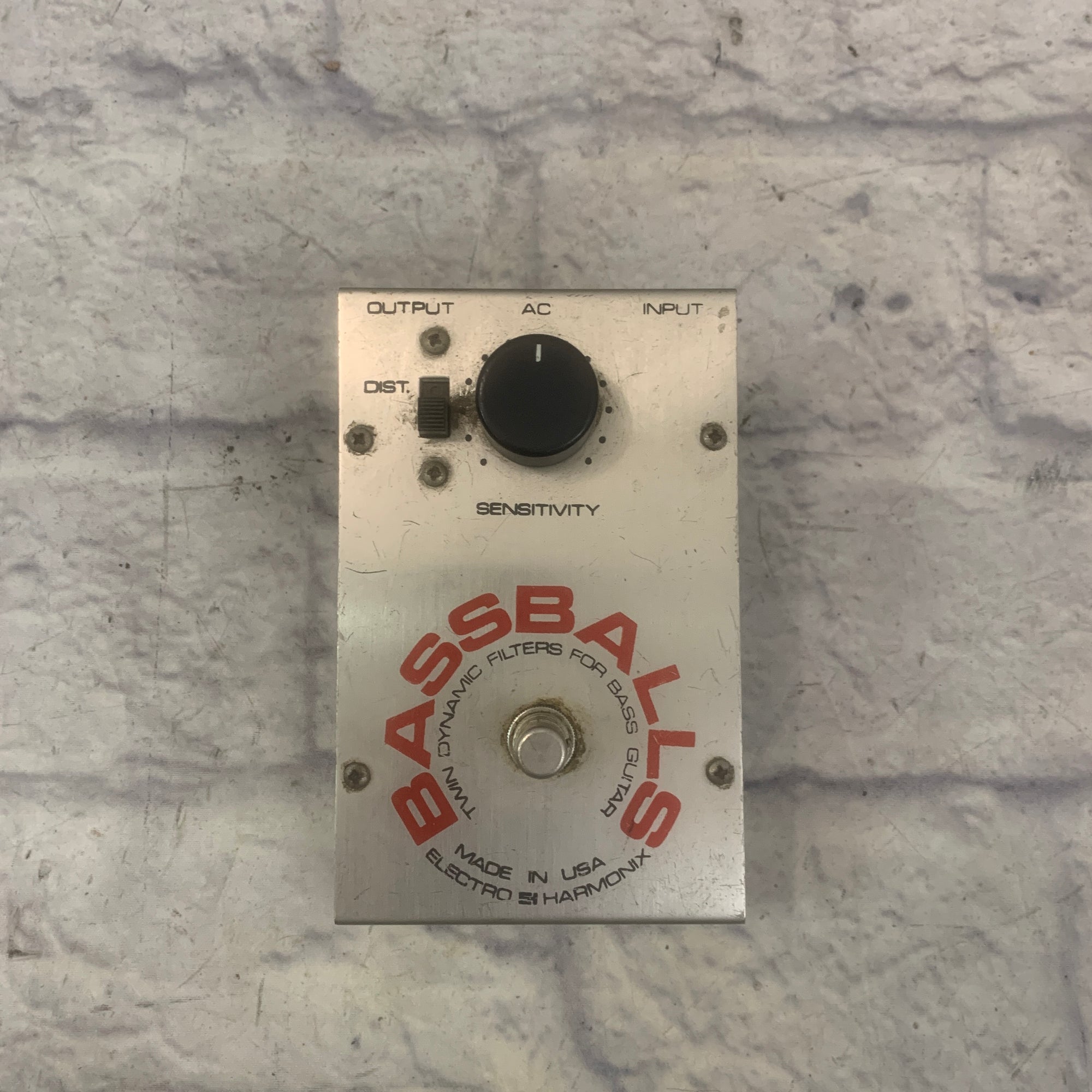 bassballs pedal Electro-Harmonix Bassballs Envelope Filter Bass Guitar Pedal 1980s Mad
