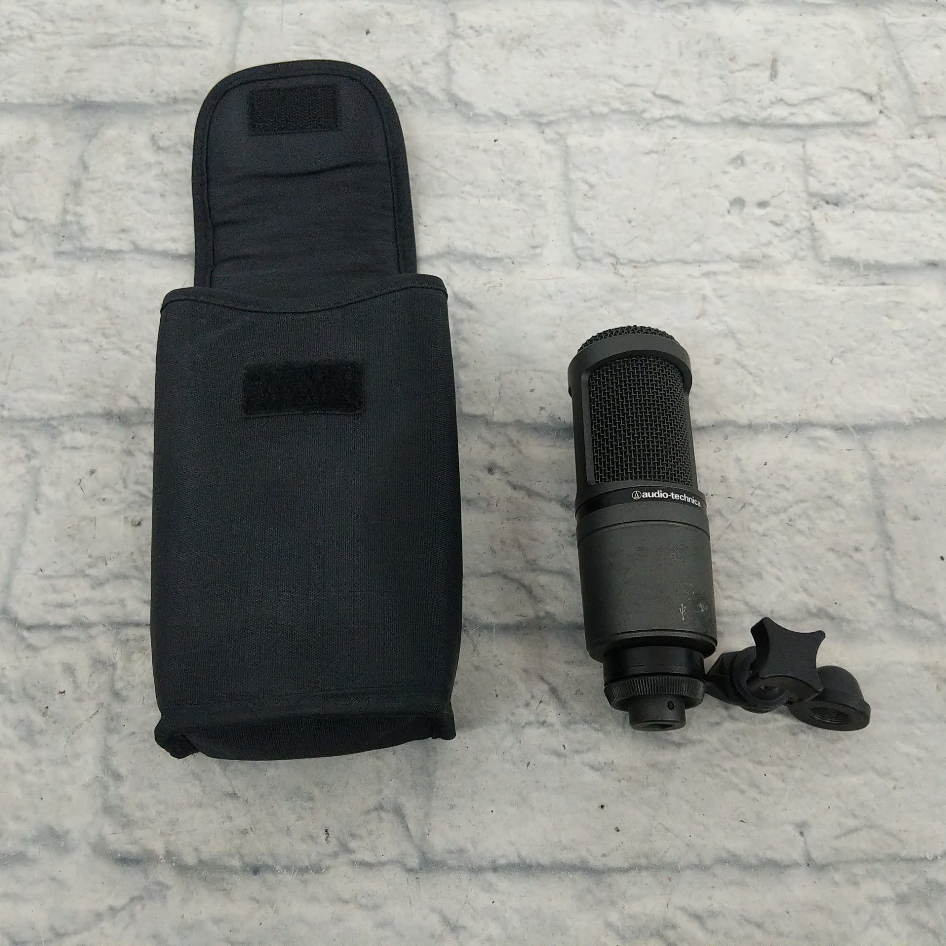 Audio-Technica AT2020 USB Condenser Microphone with Case