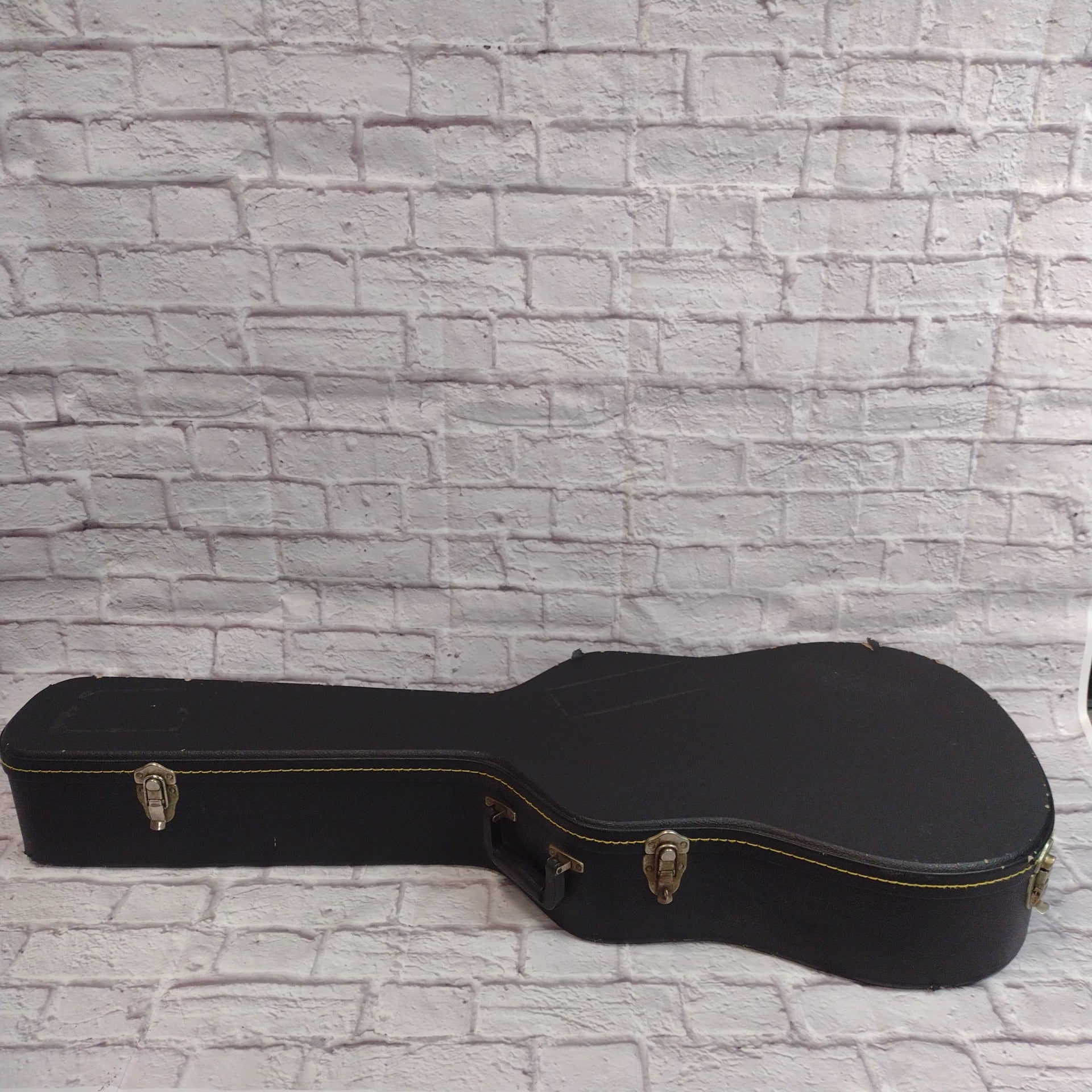 Unknown Acoustic Guitar Hard Case