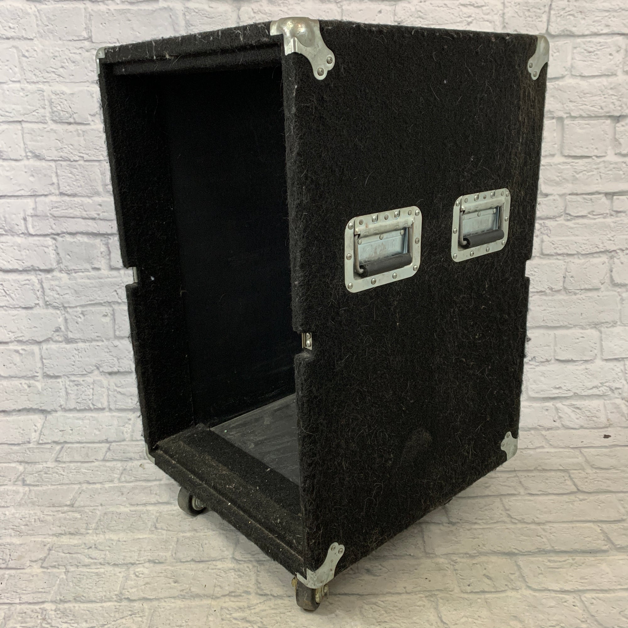 Odyssey 16U Carpeted Rolling Rack Case