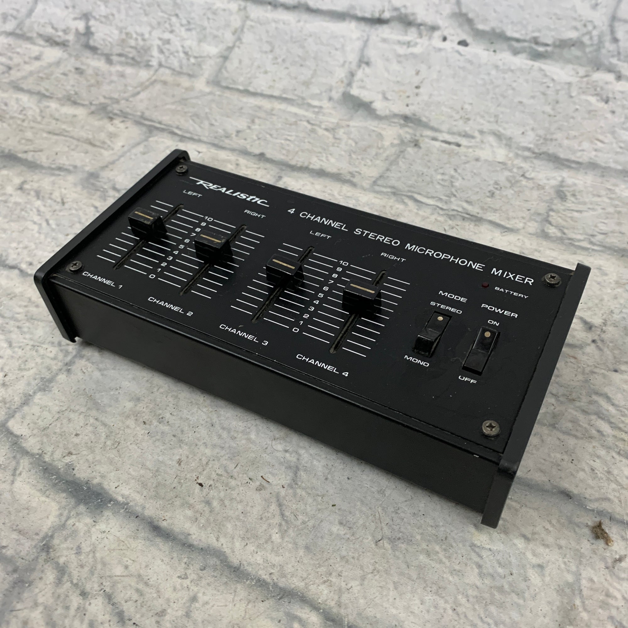 Realistic 4 Channel Stereo Microphone Mixer Mixer