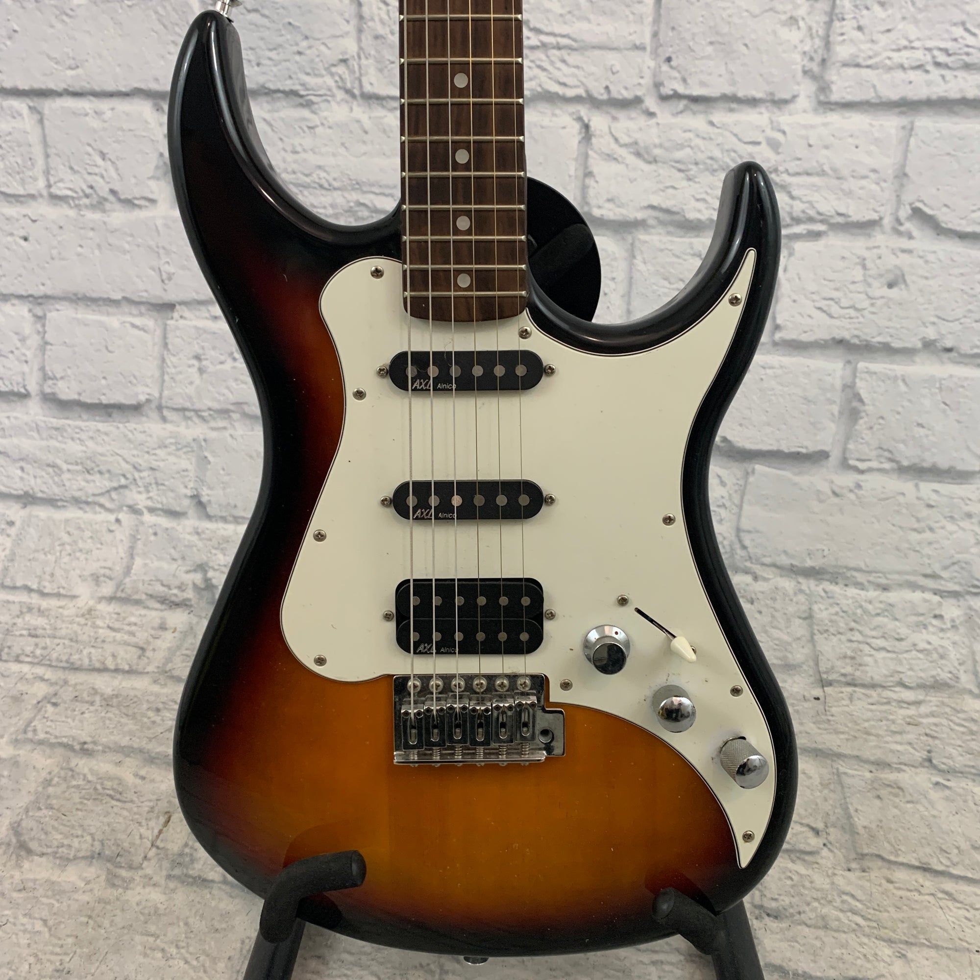 AXL Fat Strat HSS Solidbody Electric Guitar Sunburst - Evolution Music