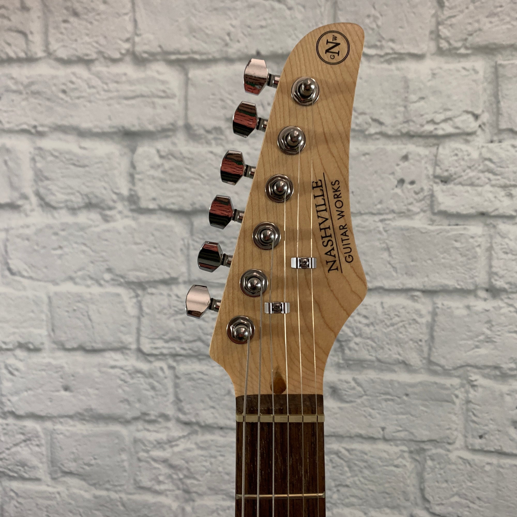 Nashville Guitar Works 120  Single Cutaway - Sunburst, Rosewood Fretboard