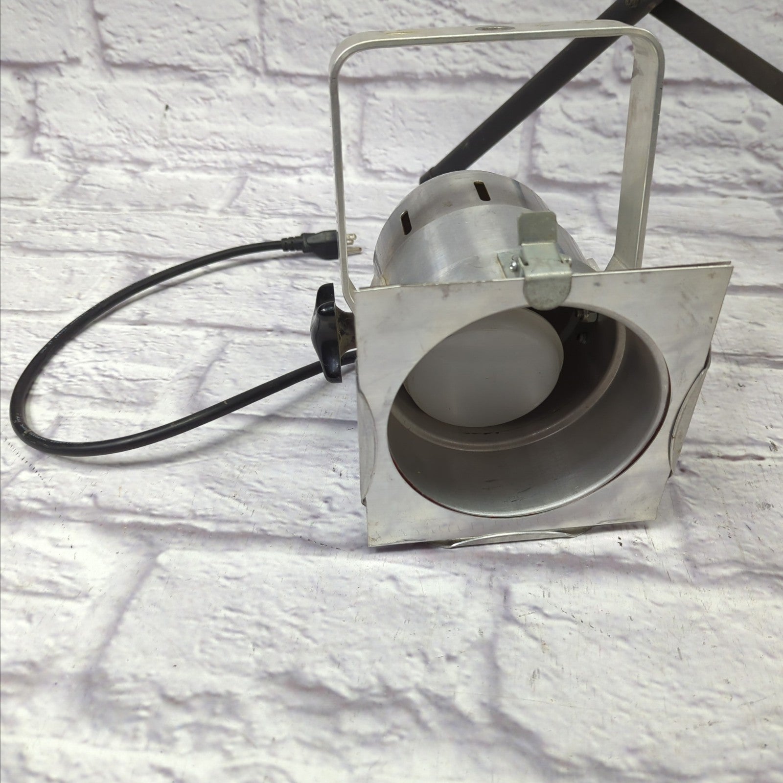 LSC T4 4 Channel Light Chaser with 4 Par Cans