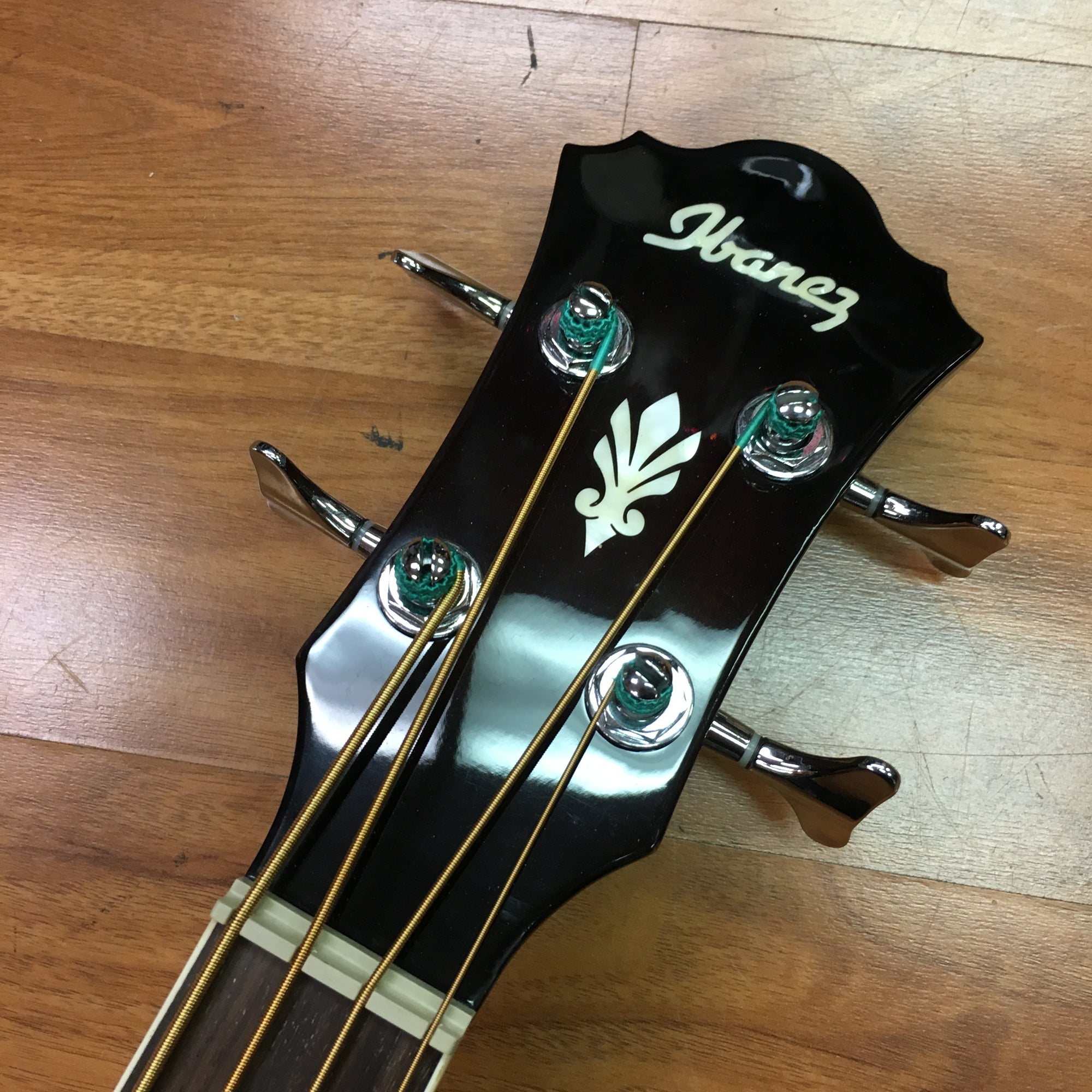 Ibanez AEB10E Acoustic Bass