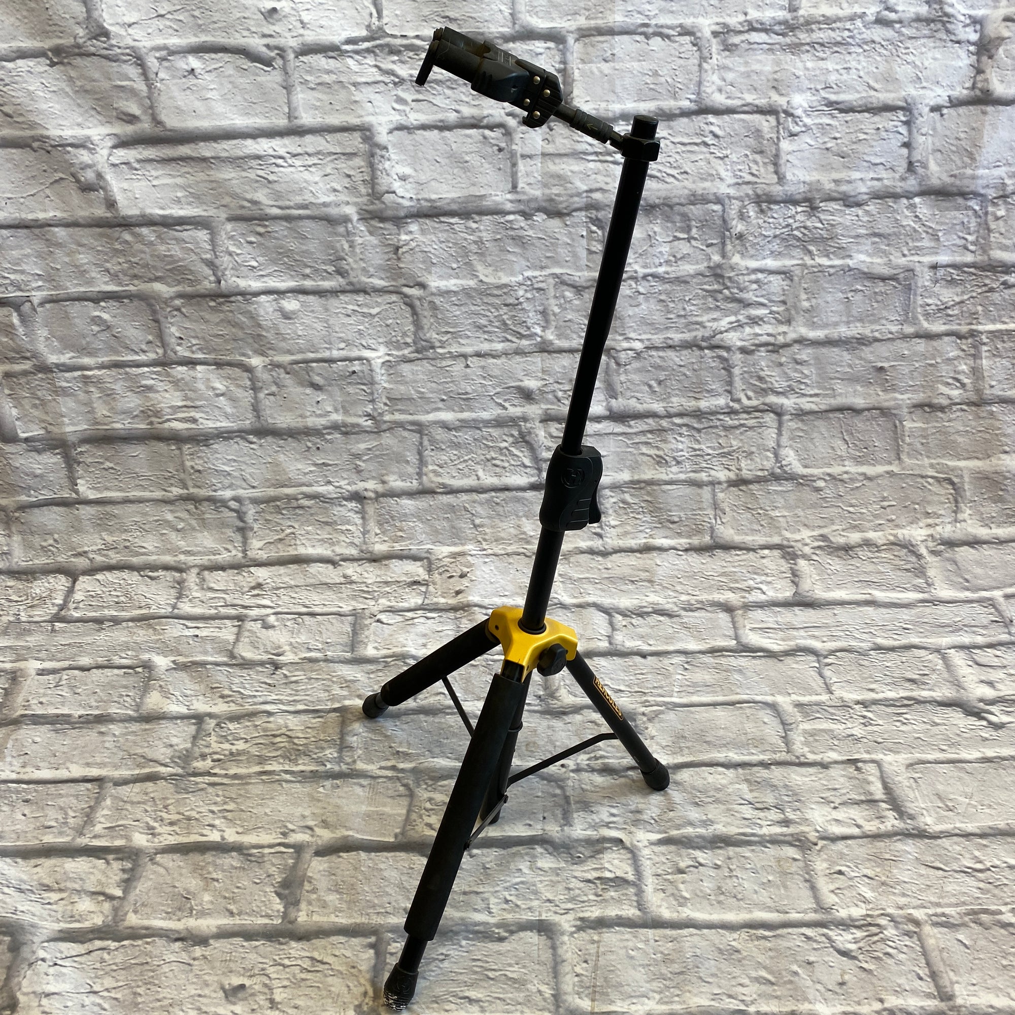 Hercules GS415B Auto Grip Single Guitar Stand