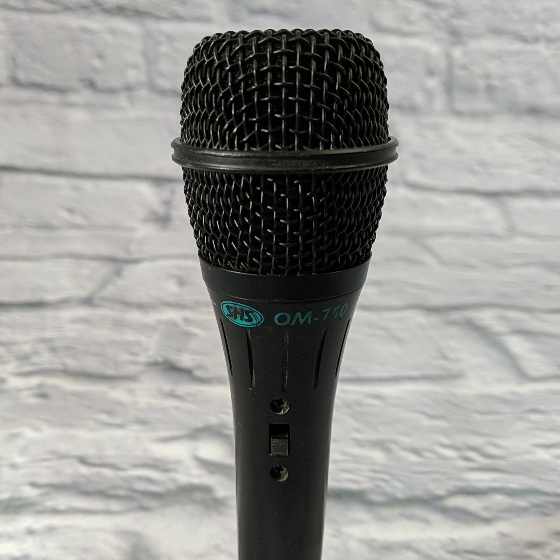 SHS Model OM-750 Dynamic Microphone with XLR Cable