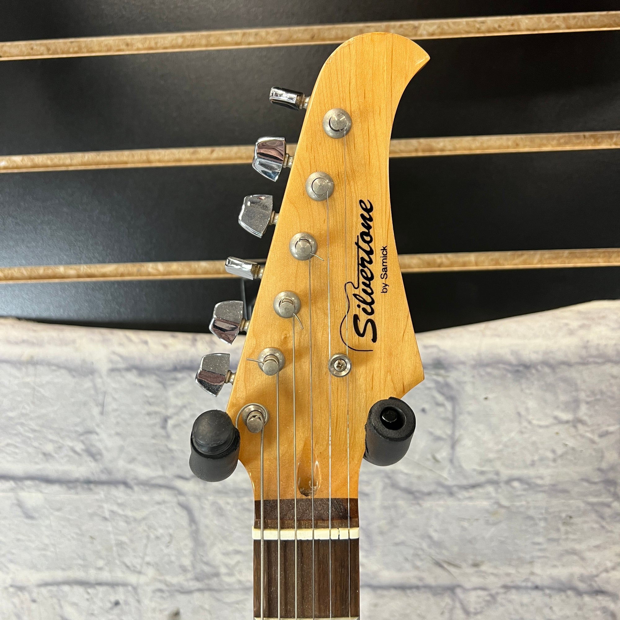 Silvertone SS-11 Strat Style Electric Guitar