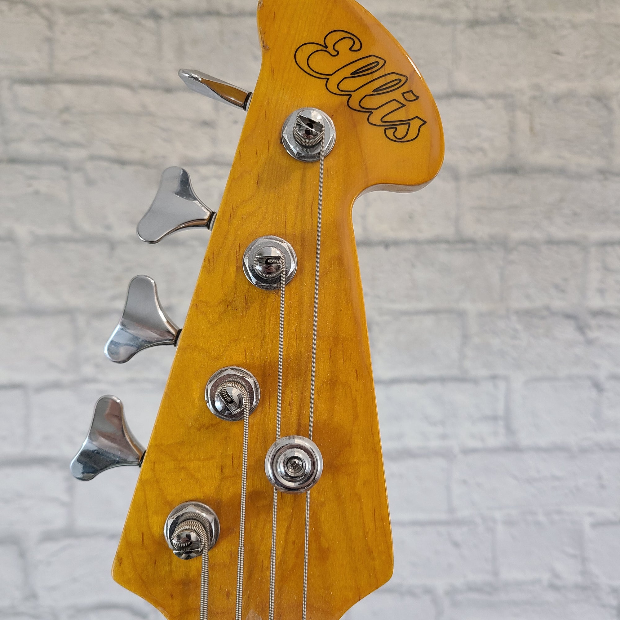 Ellis P- Style Bass w/ hard Case 4 String Bass Guitar