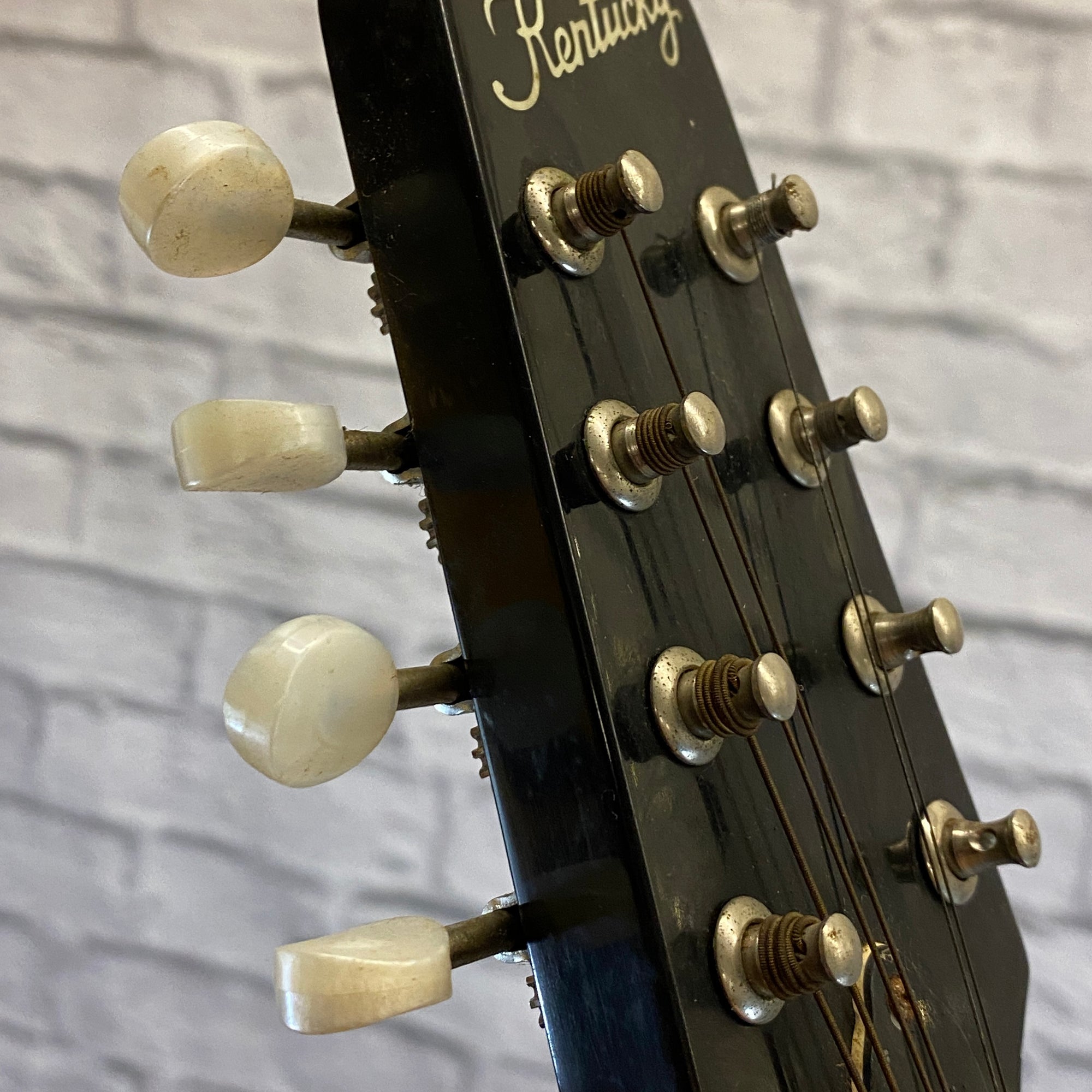Kentucky KM-140 Mandolin