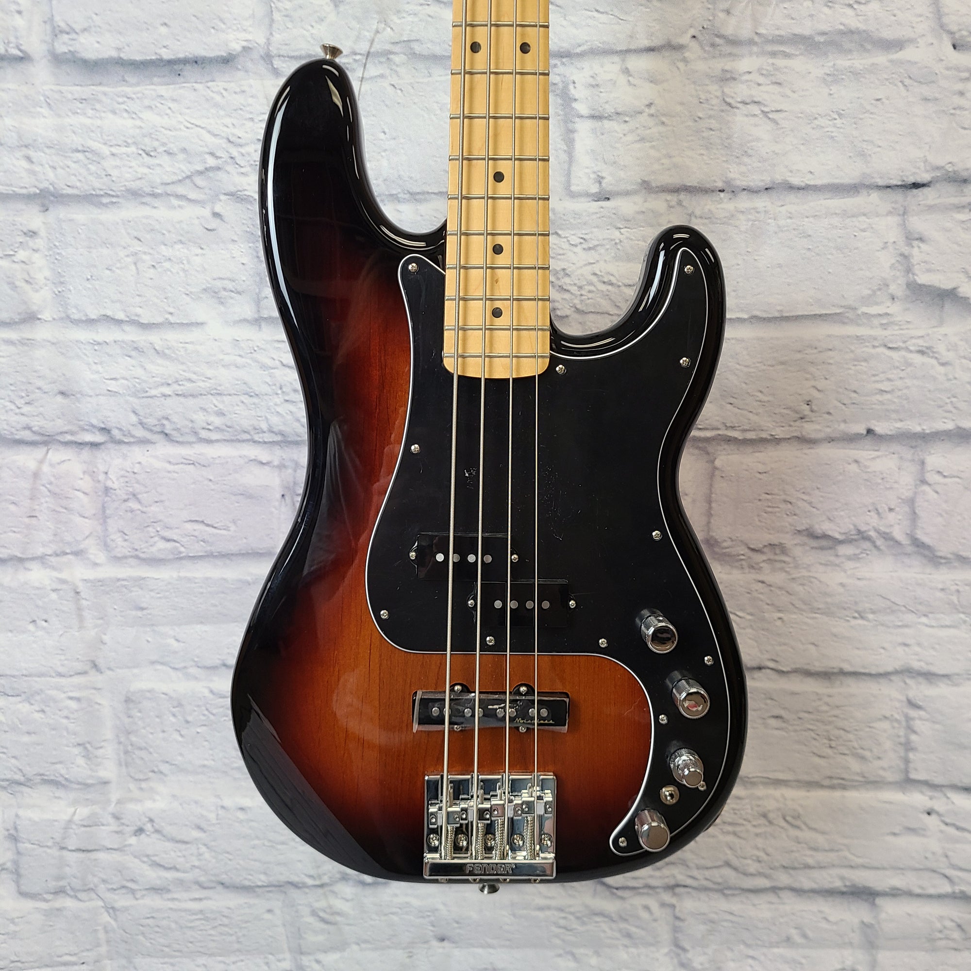 Fender Deluxe Active P Bass Special Electric Bass Guitar, 3 Color Sunburst and Maple Fretboard W/Bag