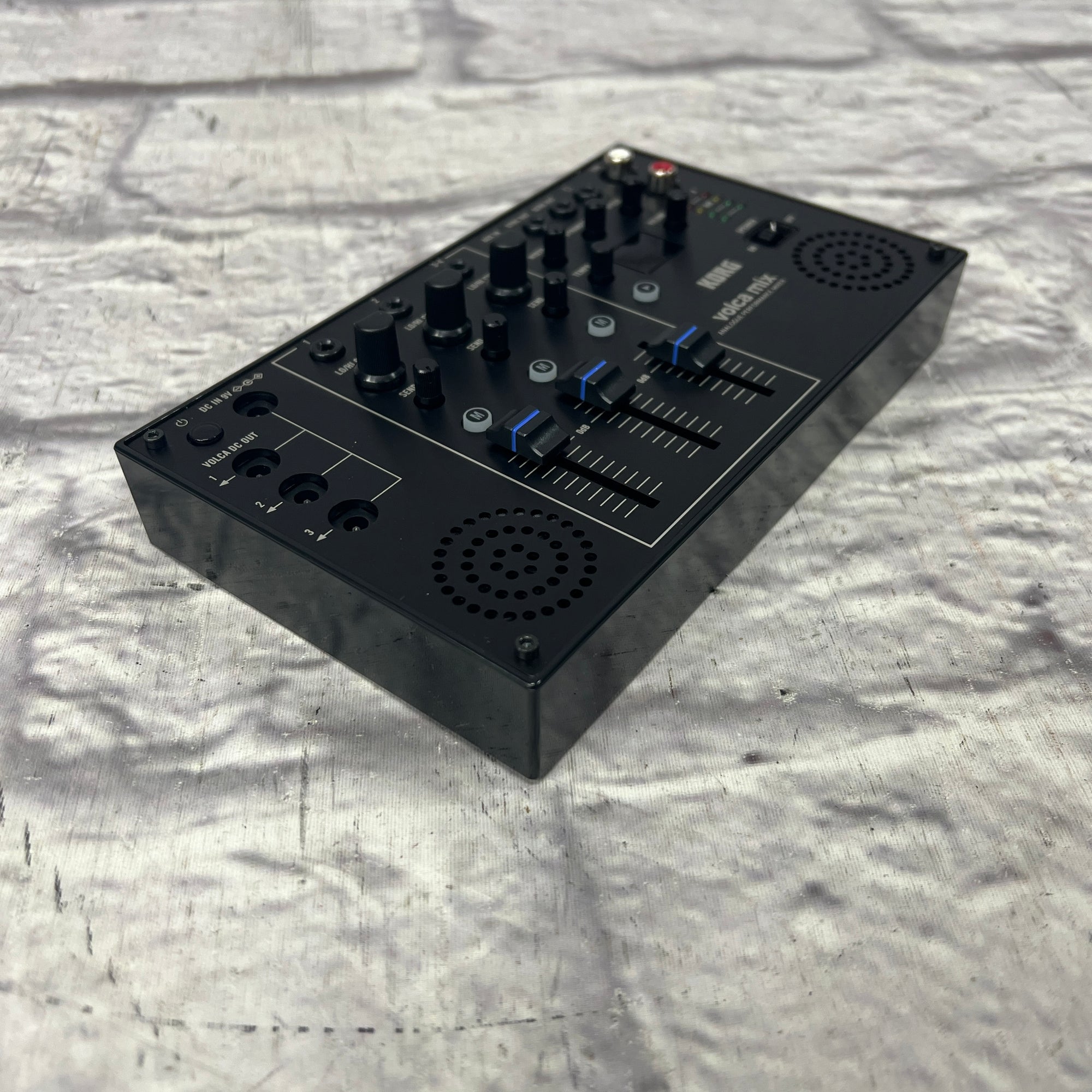 DJ機材 korg volca mix volca mix - ANALOGUE PERFORMANCE MIXER | KORG (USA)