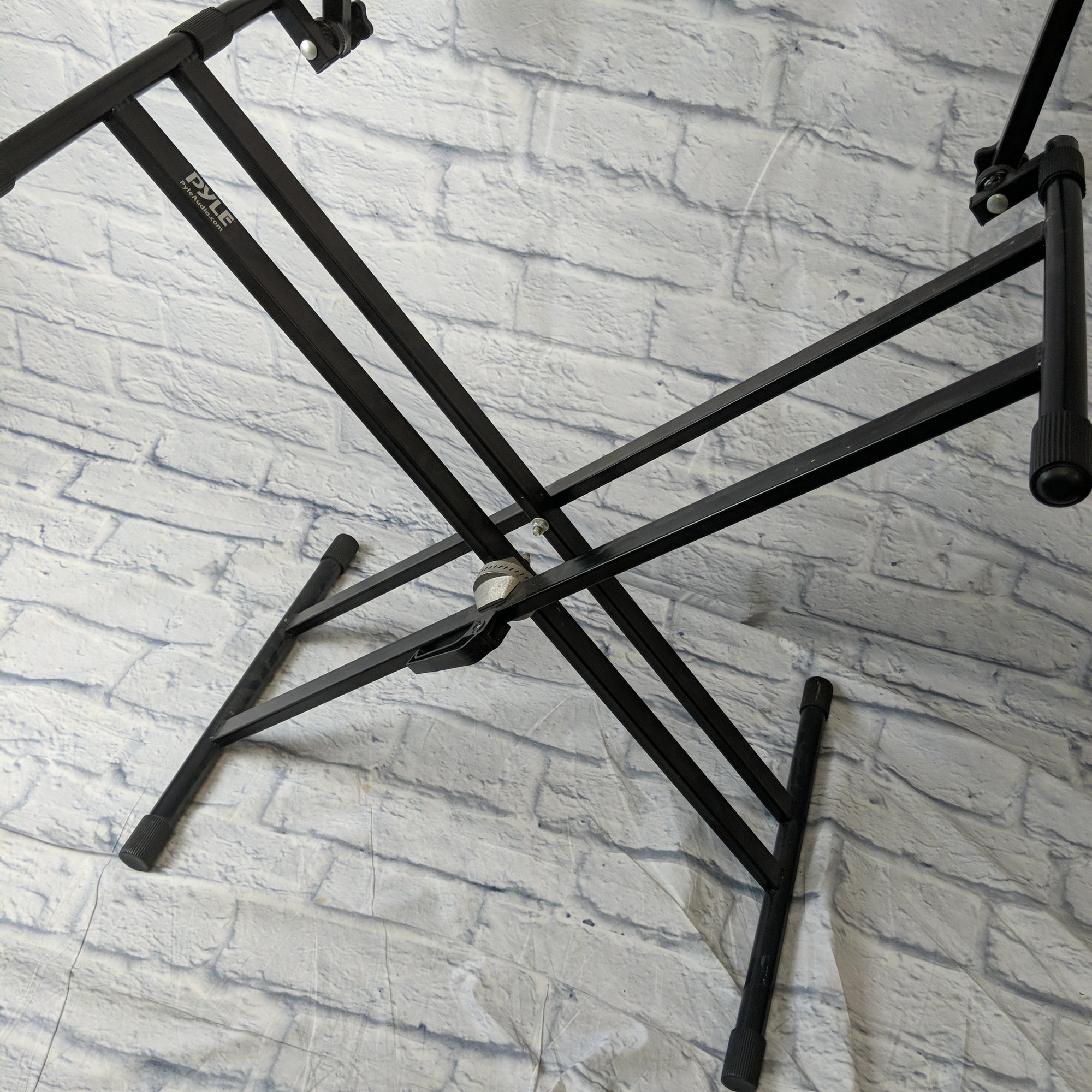 Pyle Pro PKS60 Two Tier Double X Braced Heavy-Duty DJ Coffin / Keyboard Stand
