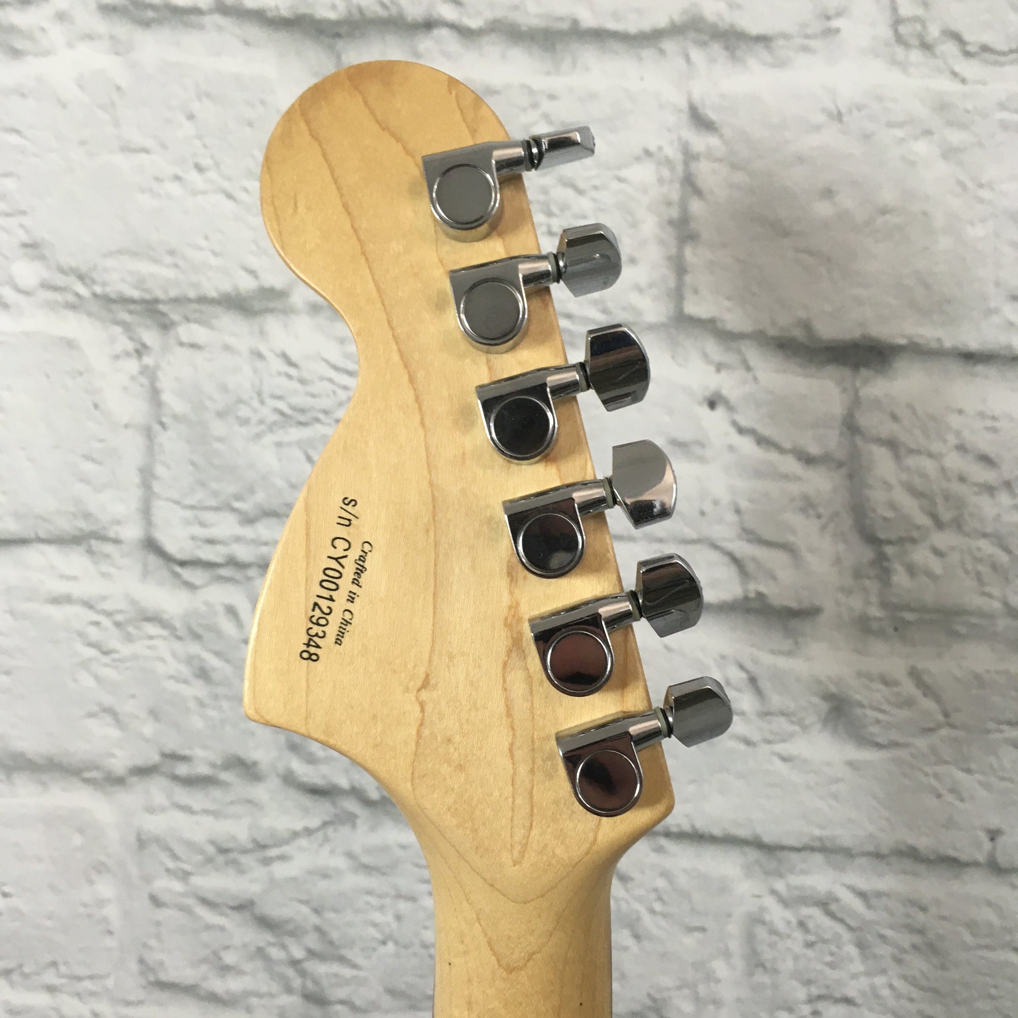 ギター Squier Affinity Stratocaster large head Amazon.com: Fender Squier Affinity Stratocaster HSS Electric