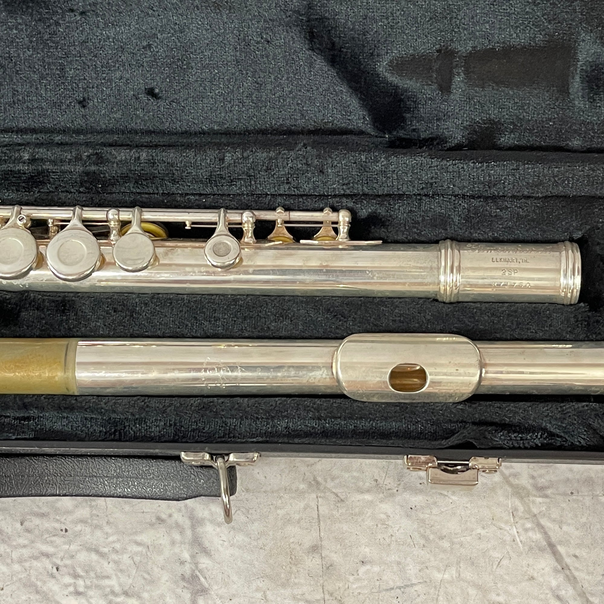 Gemeinhardt 2SP Flute w/ case