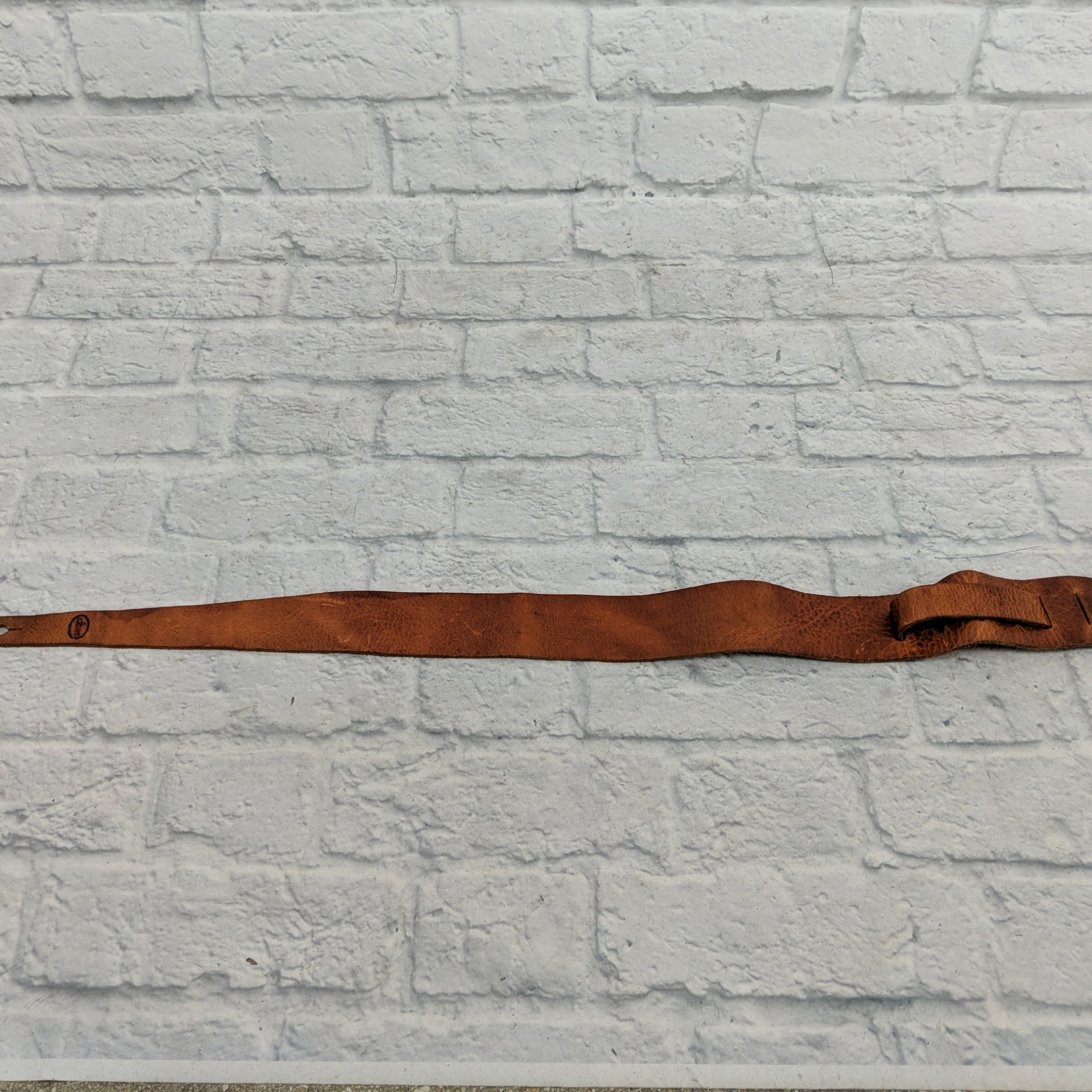 Unknown Distressed Leather Guitar Strap