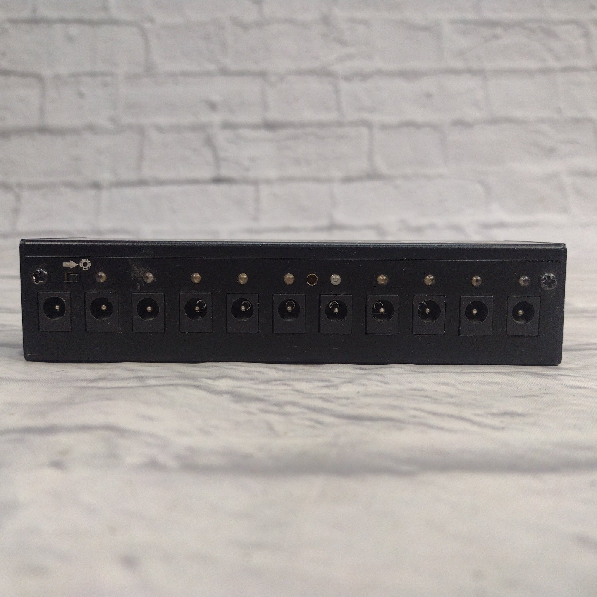 Unknown DC 9v Pedal Power Brick Power Supply