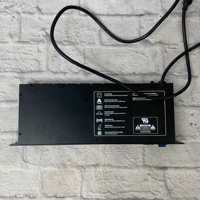 Livewire PC900 9-Outlet Power Conditioner