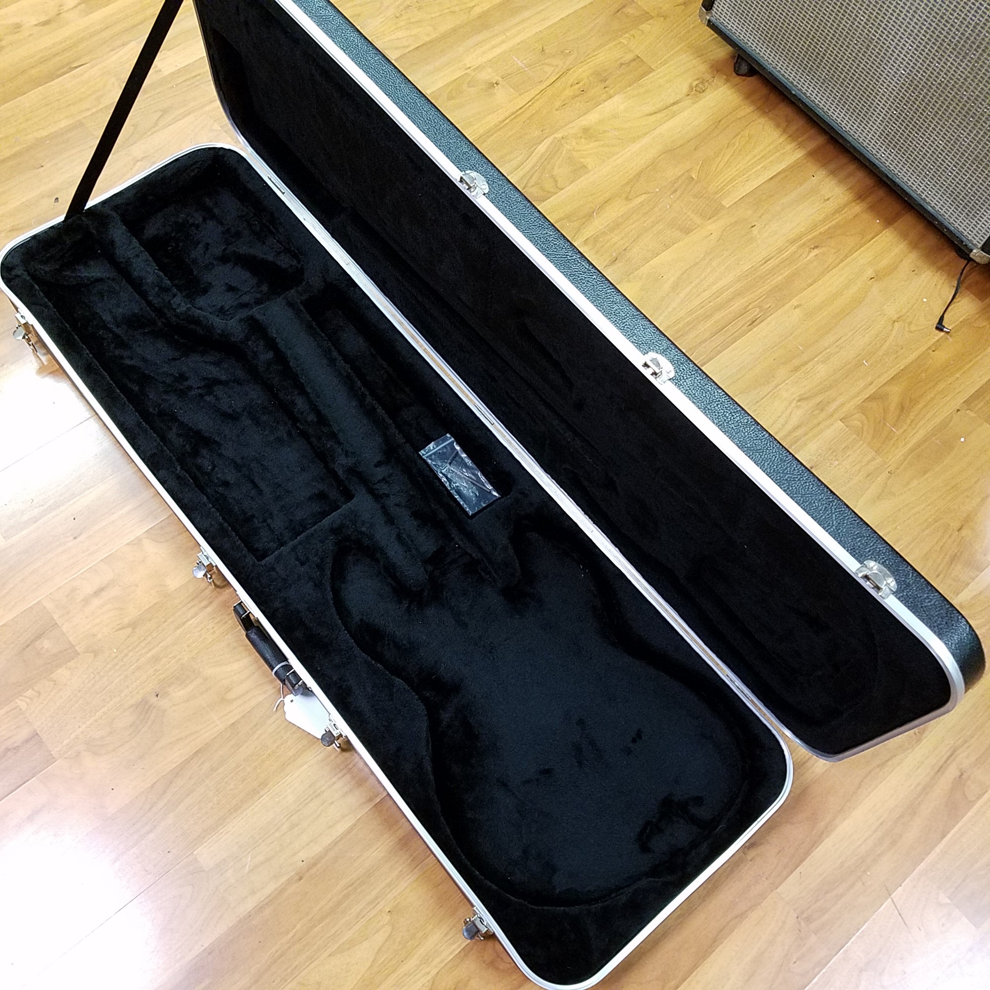 Gator Hardshell Guitar Case