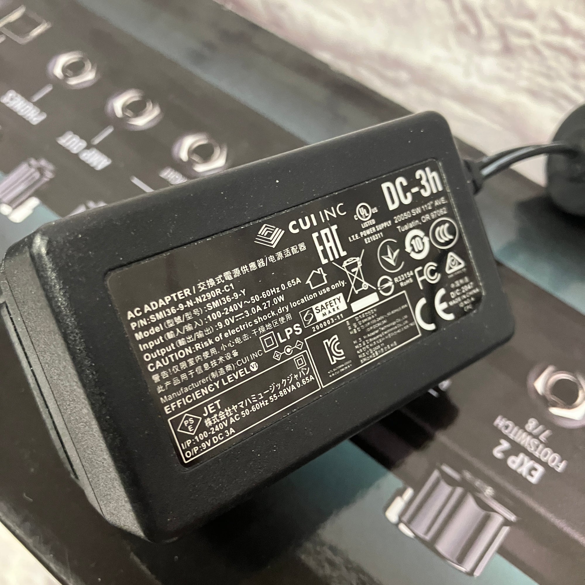 Line 6 Pod Go Multi Effect and Amp Modeler with Power Supply