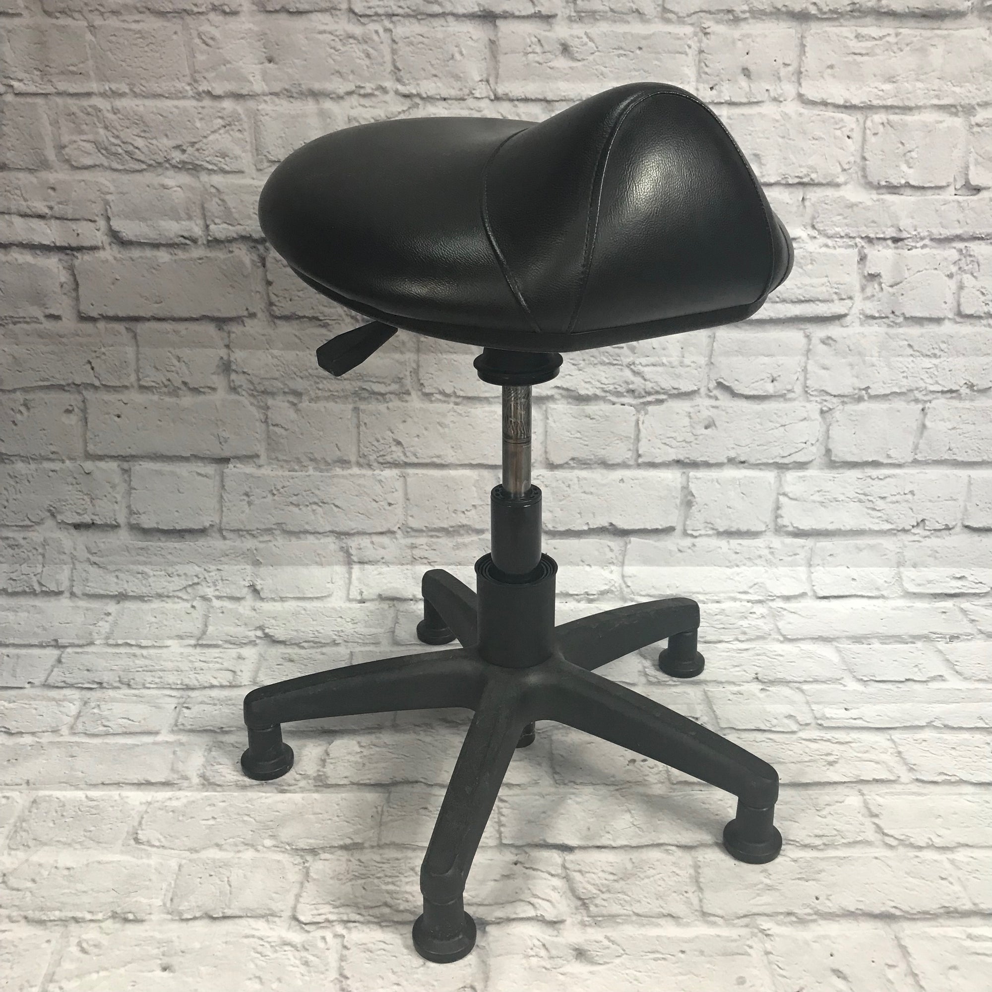 Dina Meri Ergonomic Saddle Throne