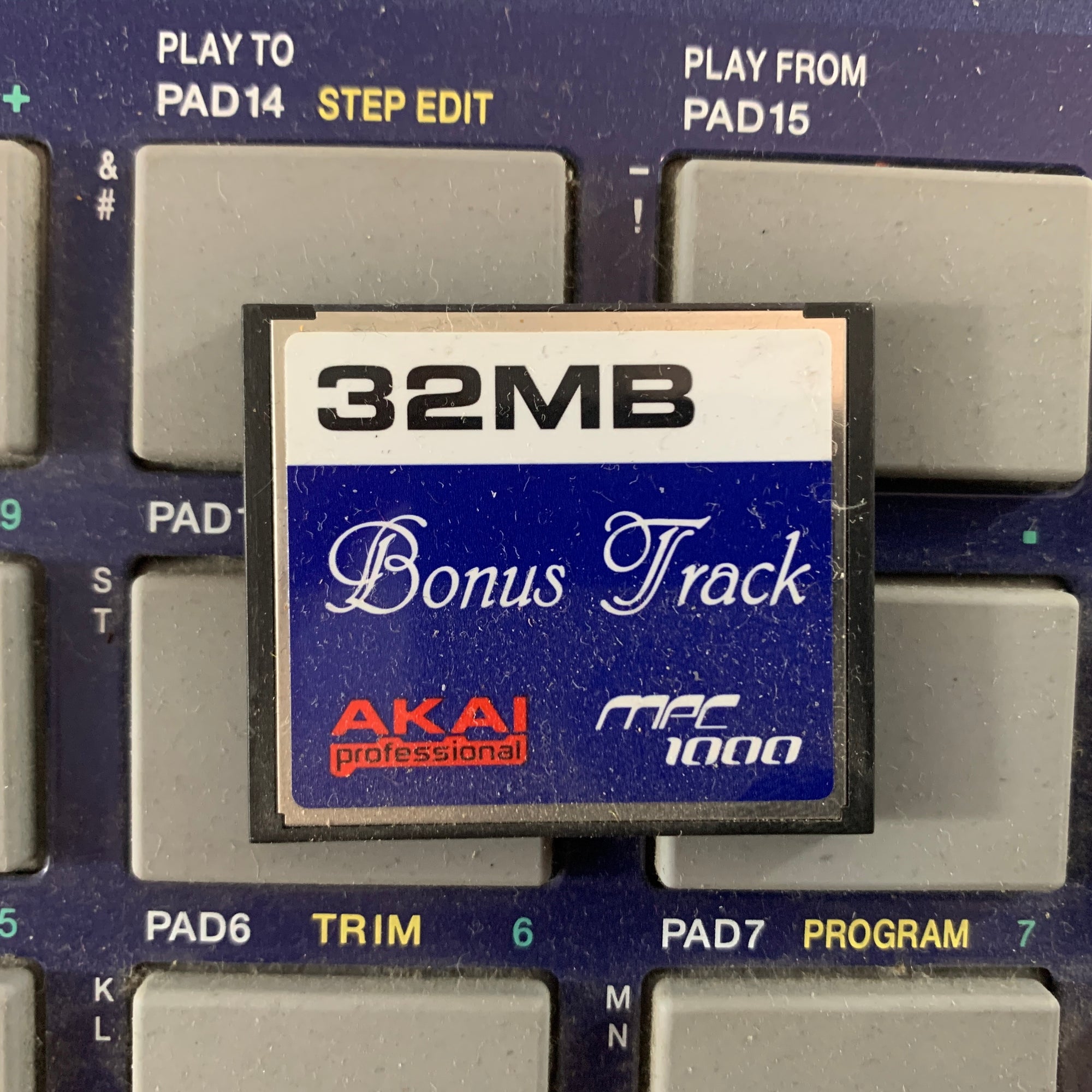 Akai MPC1000 Music Production Center Electric Drum Machine and Sequencer