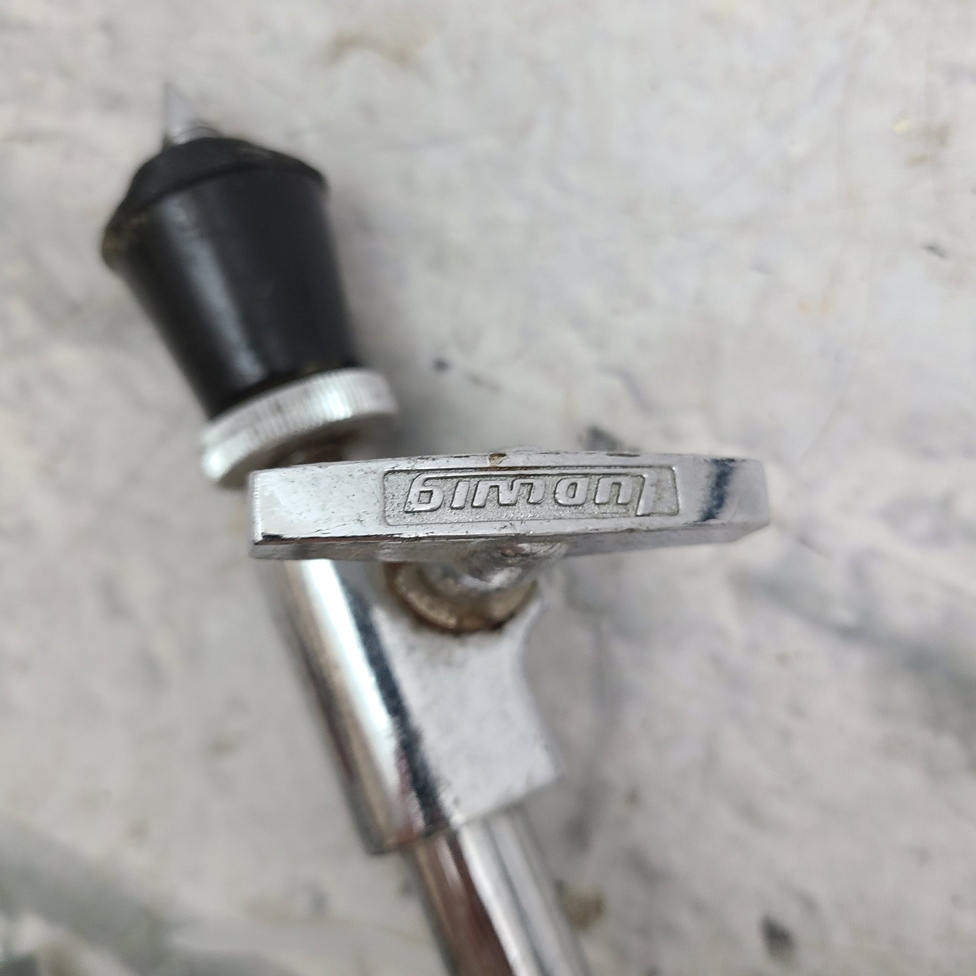 Ludwig Kick Drum Legs and Brackets (Pair) Evolution Music