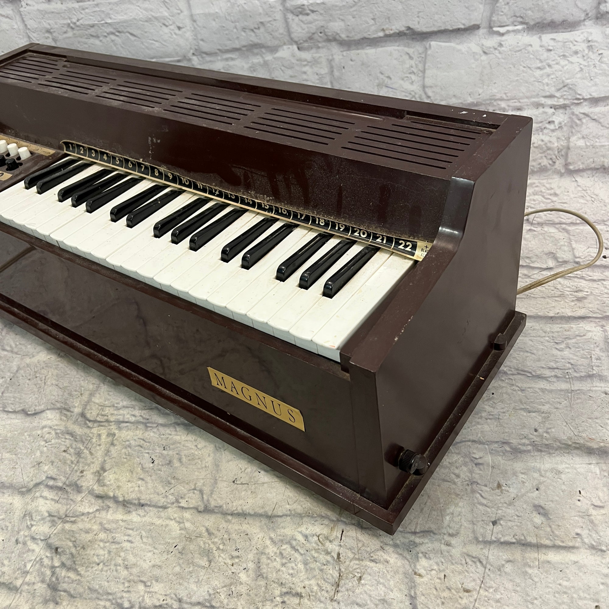 Magnus electric deals chord organ