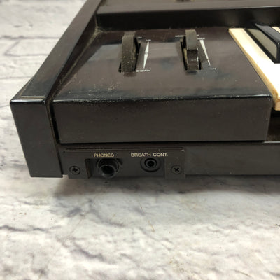 Vintage Yamaha DX7 Digital FM Synthesizer