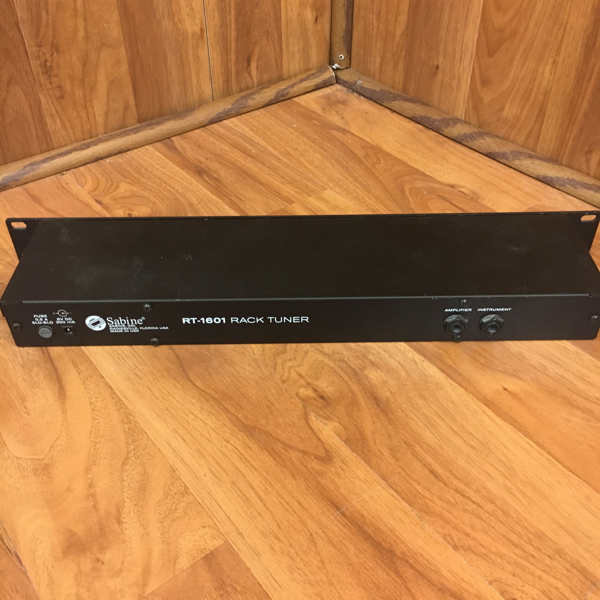 Sabine RT-1601 Rack Tuner