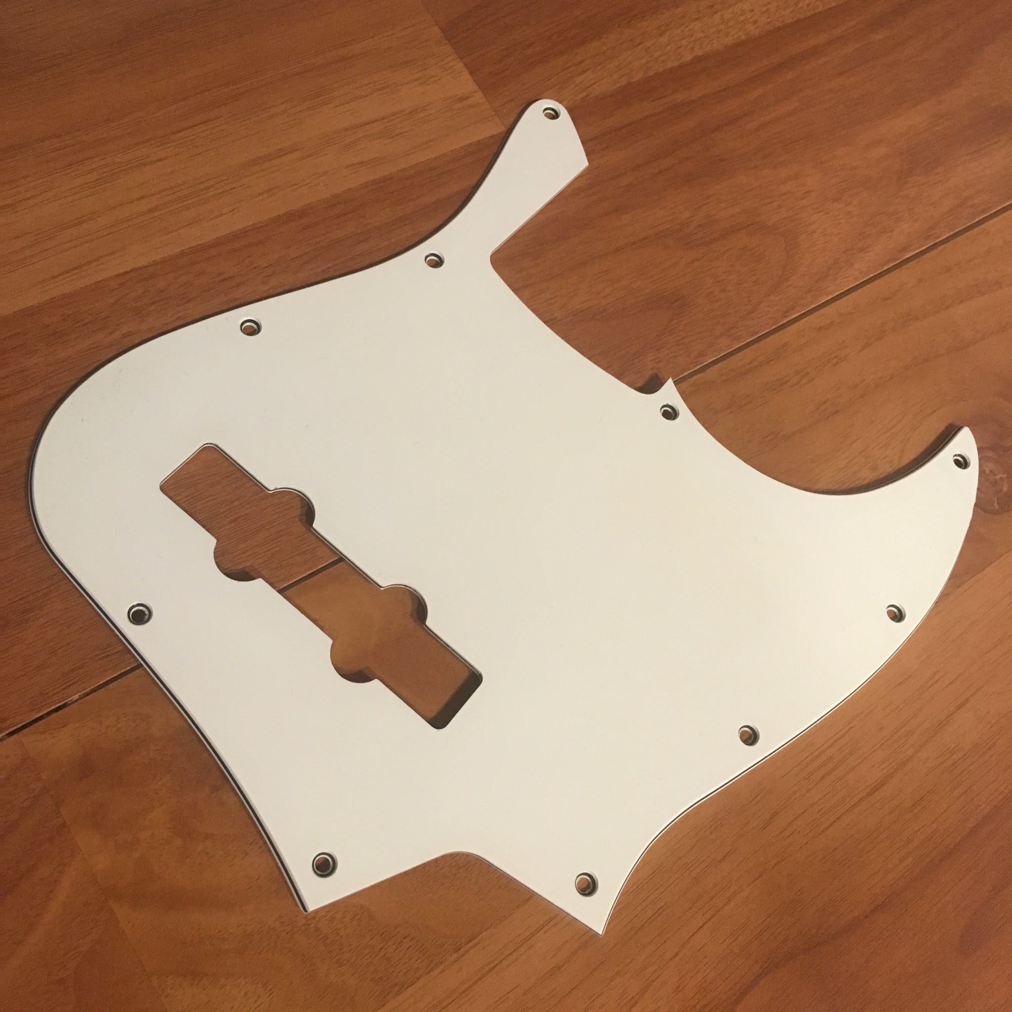 Jazz Bass Pickguard Cream (Single Slot)