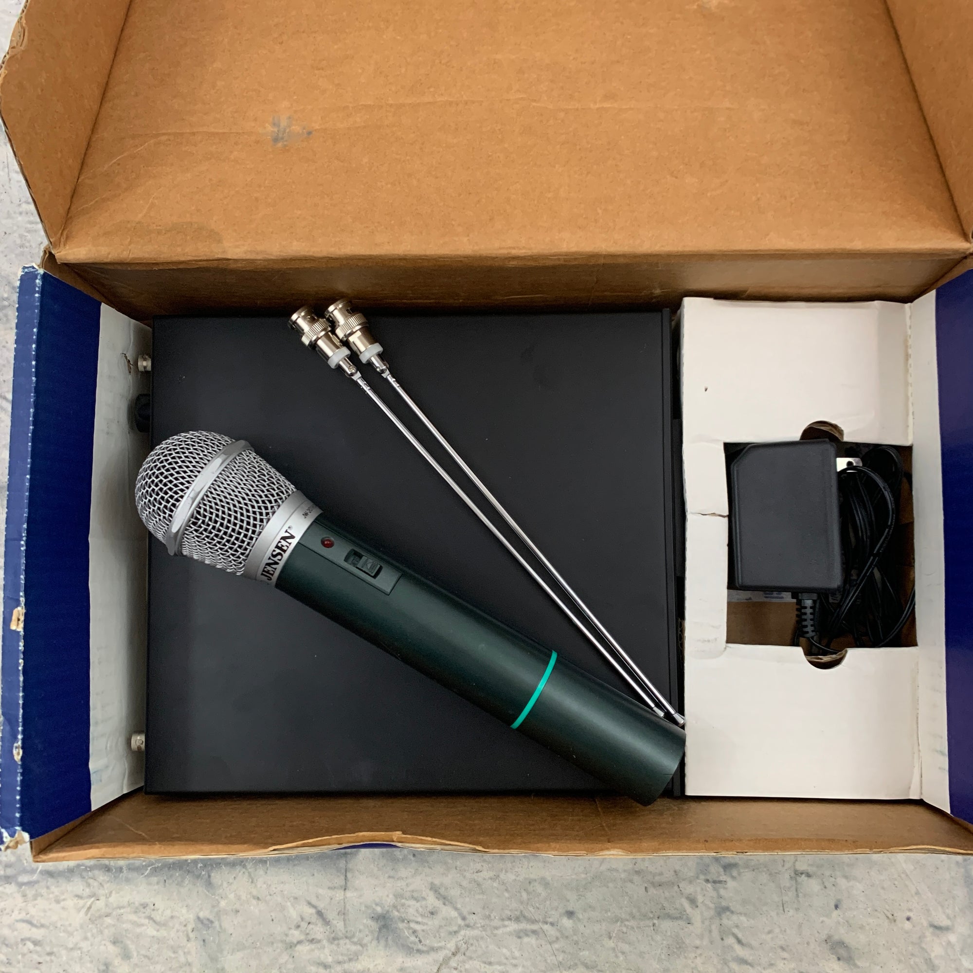 Jensen JW-201H Trudy Wireless Microphone System