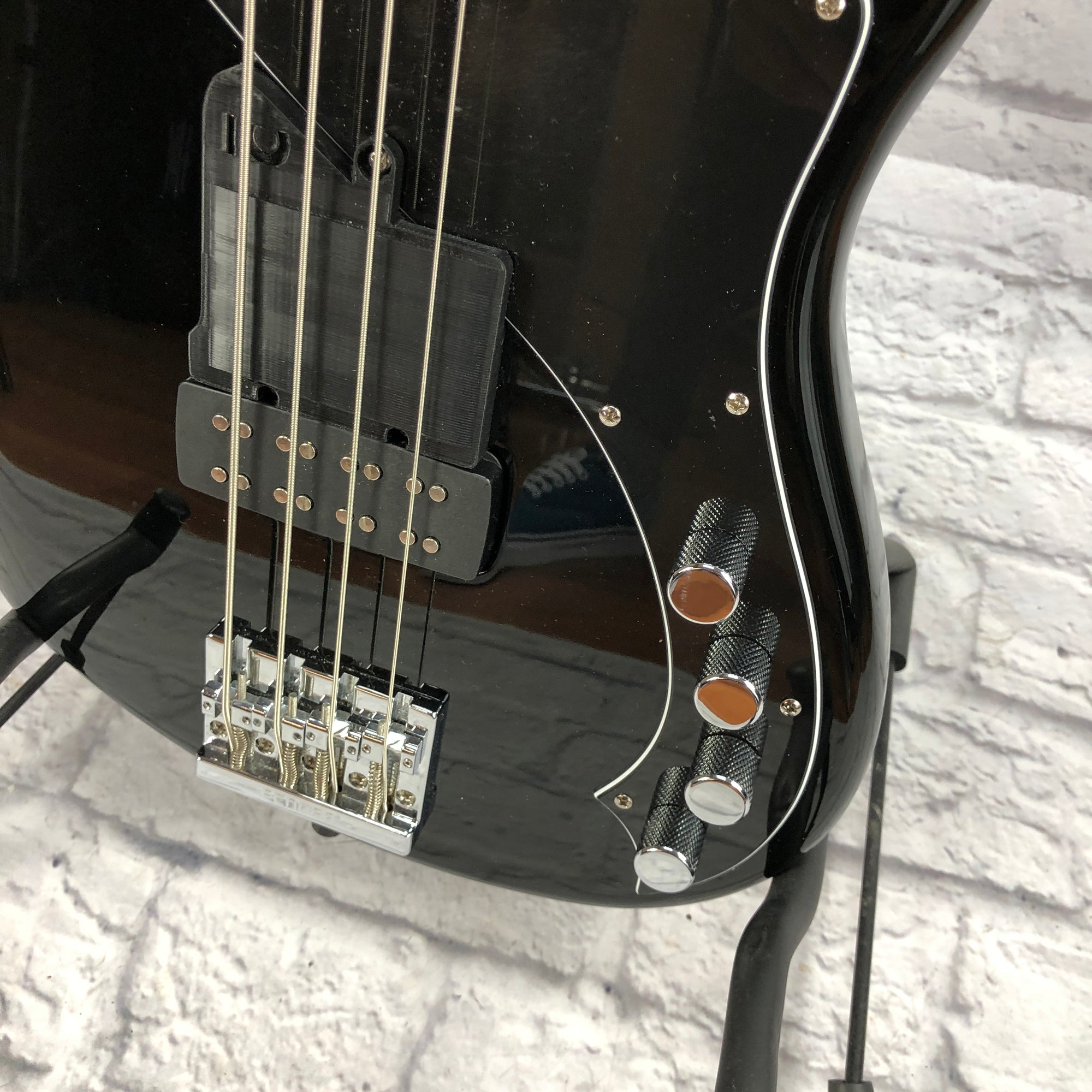 Squier Dimension 4 String Bass